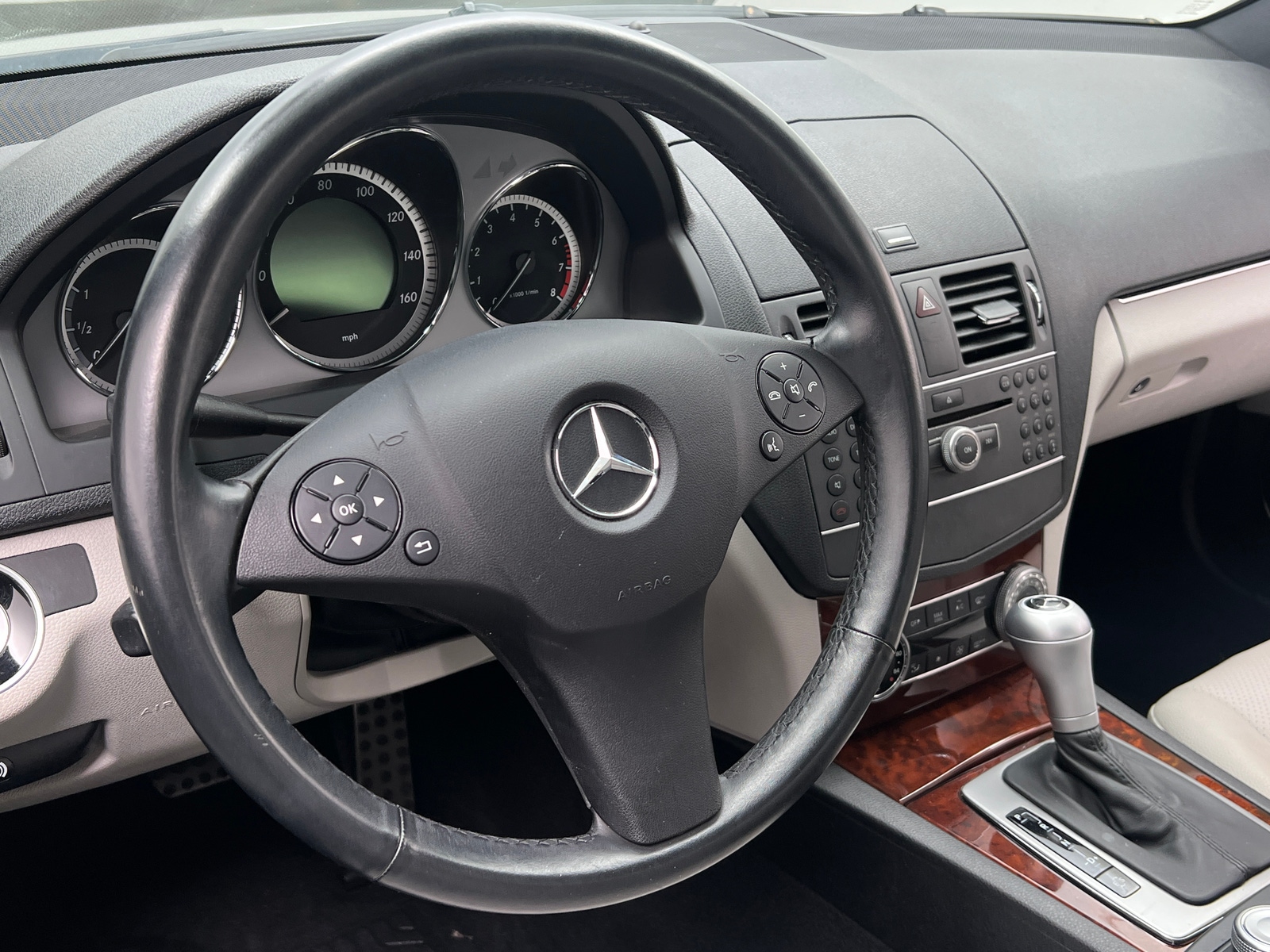 Thumbnail: 2011 Mercedes-Benz C-Class - 4