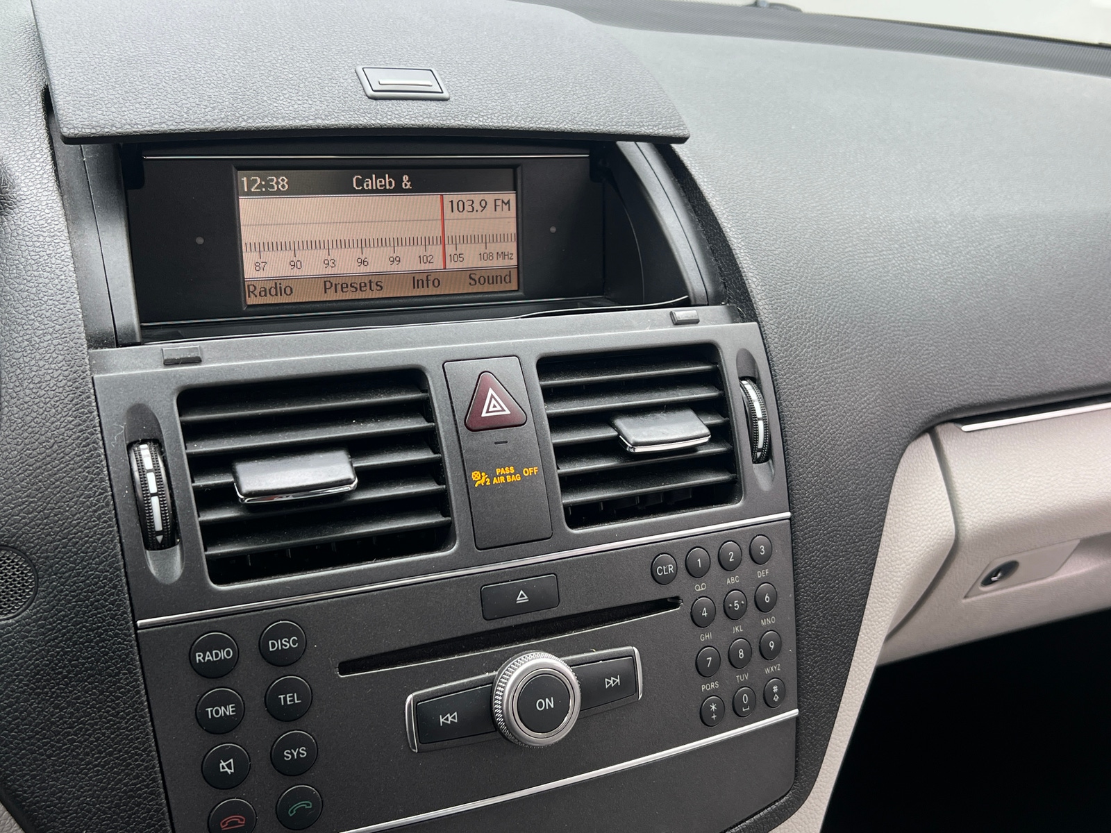 Thumbnail: 2011 Mercedes-Benz C-Class - 3