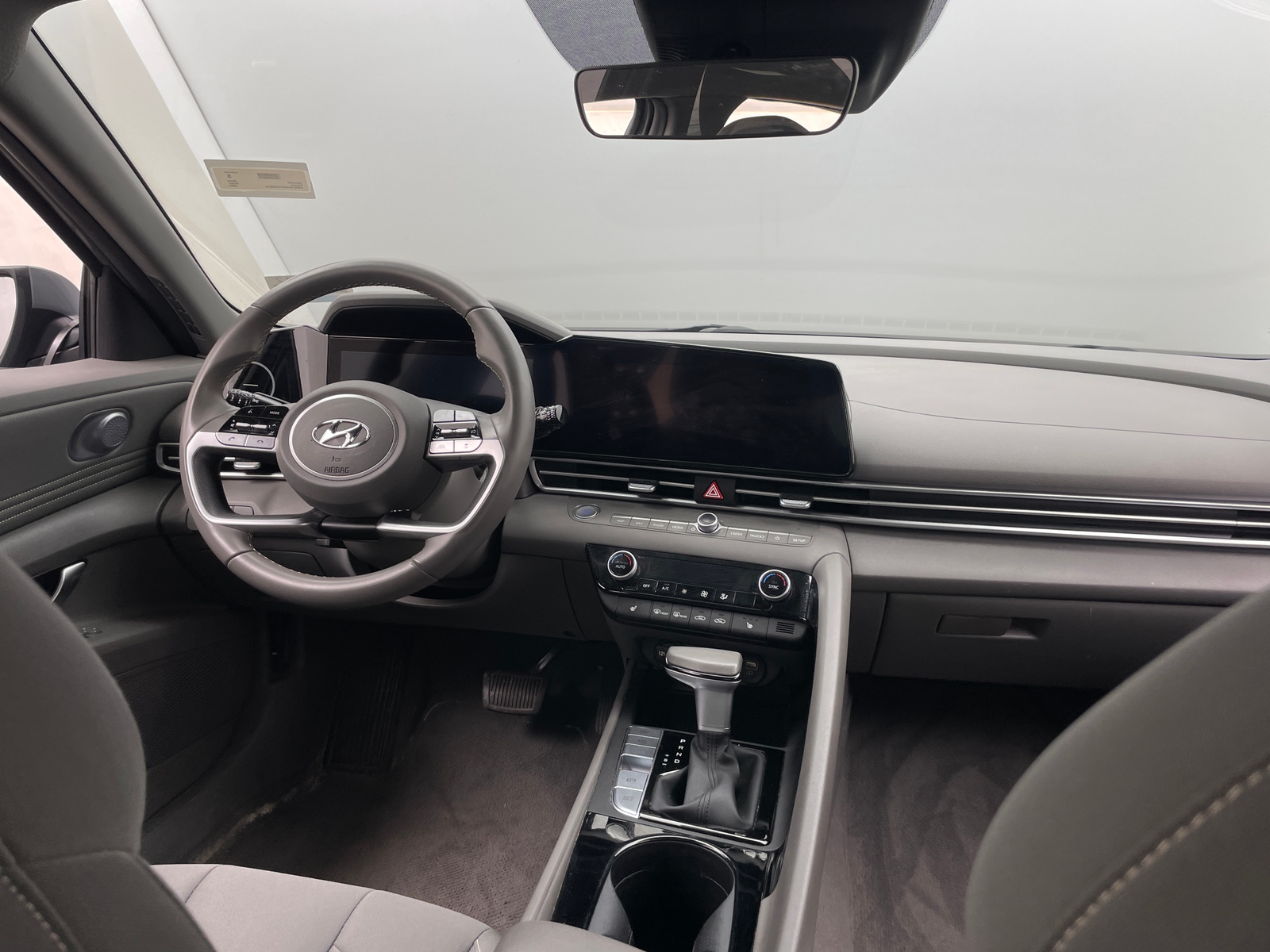Thumbnail: 2023 Hyundai Elantra - 3