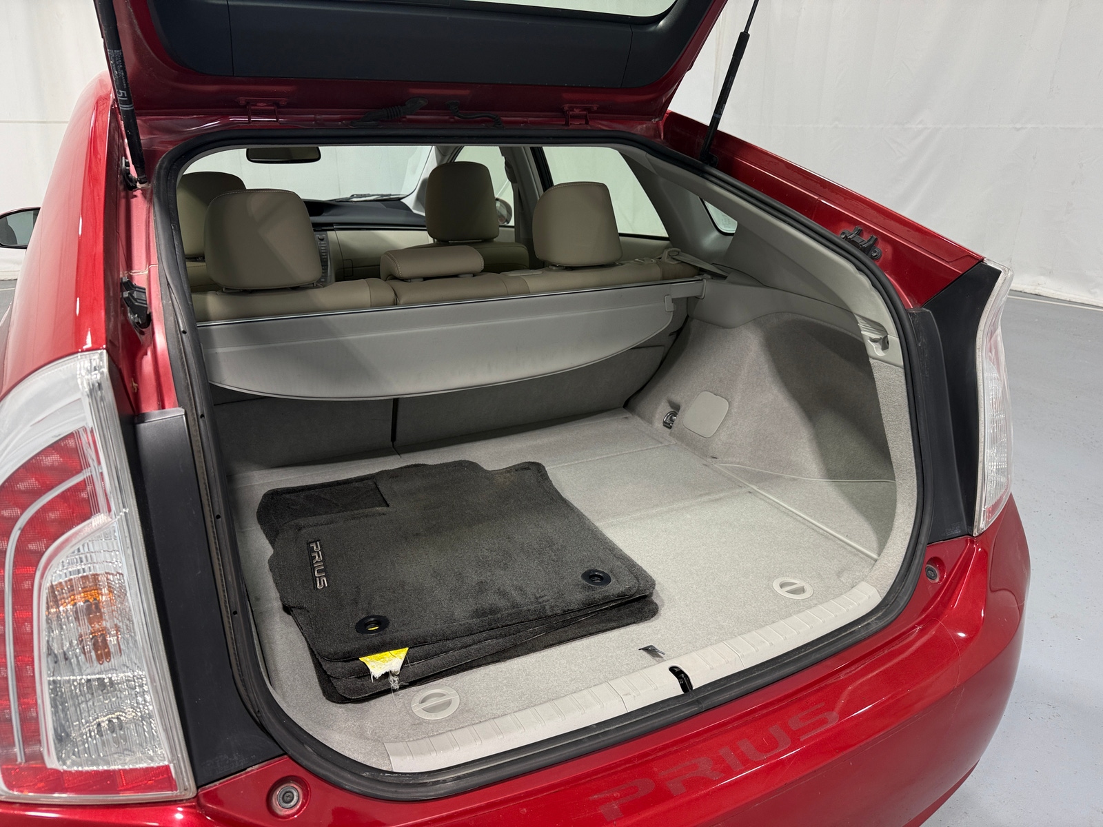 Thumbnail: 2014 Toyota Prius - 7
