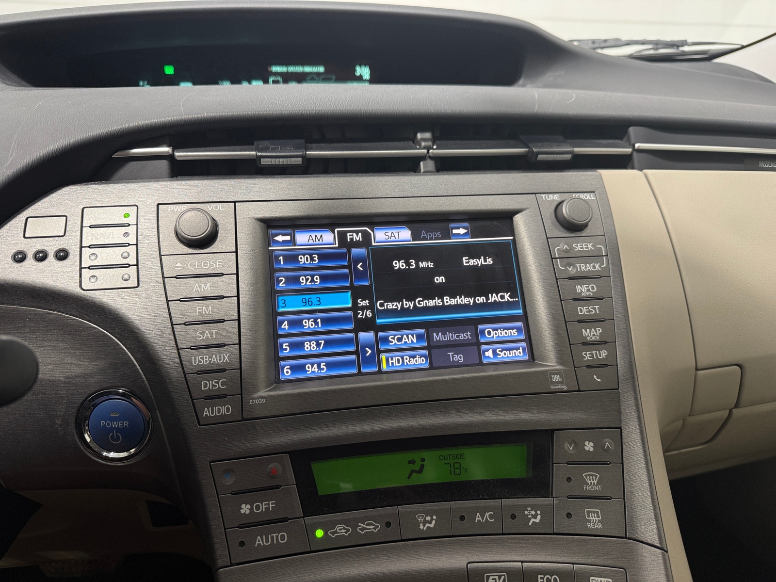 Thumbnail: 2014 Toyota Prius - 4