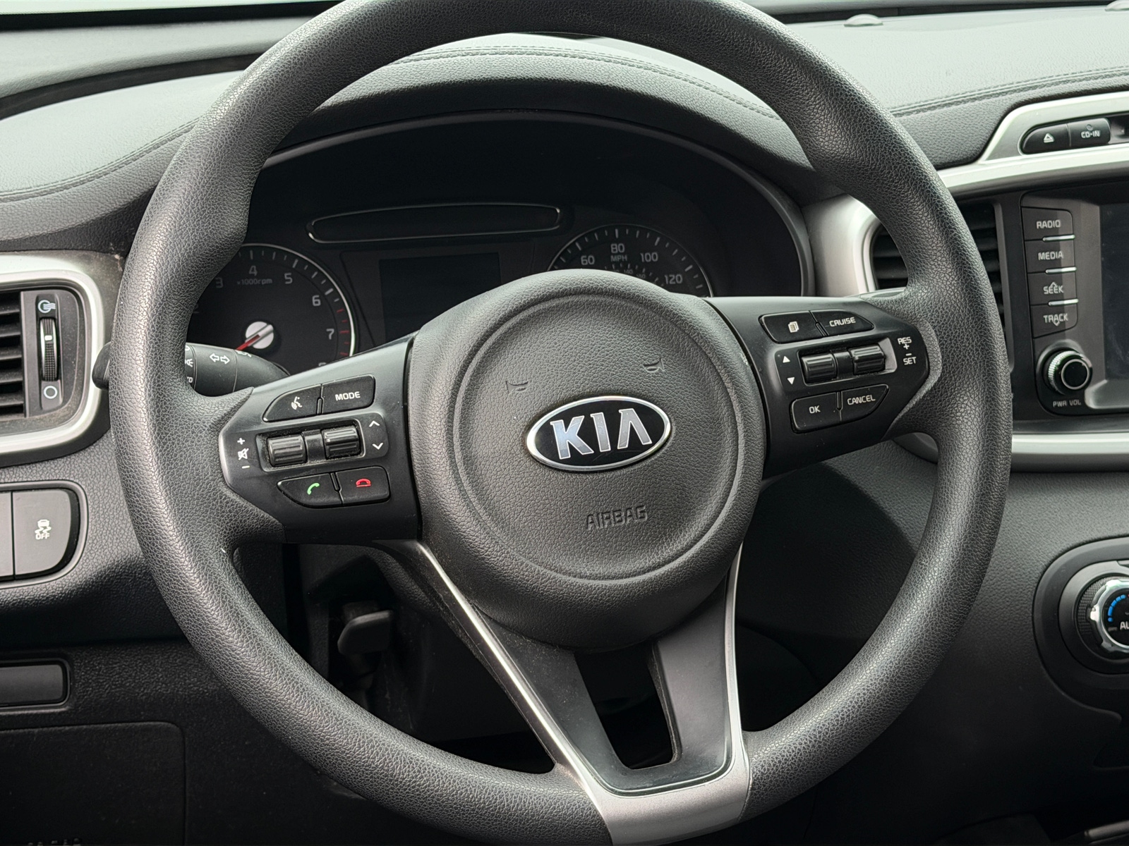 Thumbnail: 2018 Kia Sorento - 5
