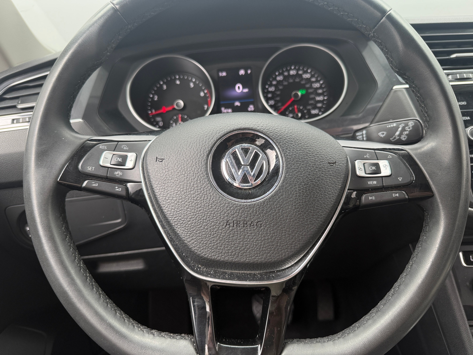 Thumbnail: 2020 Volkswagen Tiguan - 4