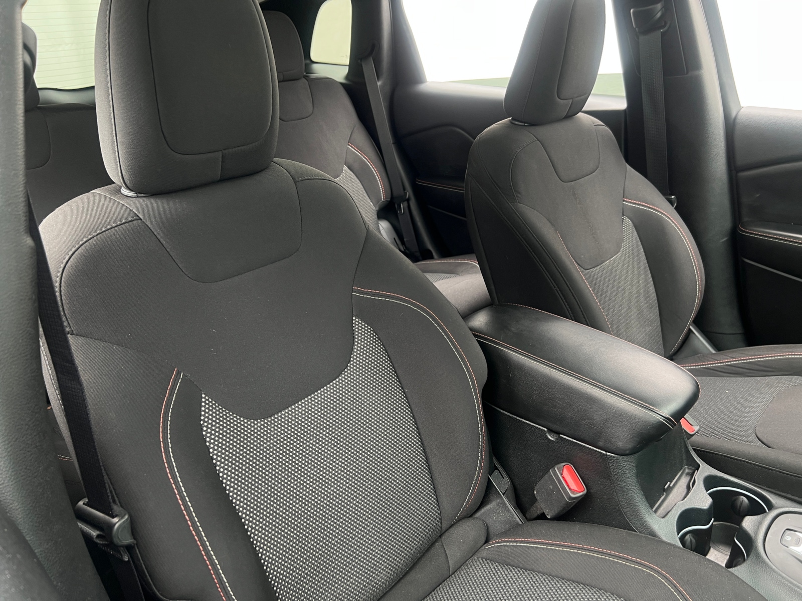 Thumbnail: 2016 Jeep Cherokee - 2