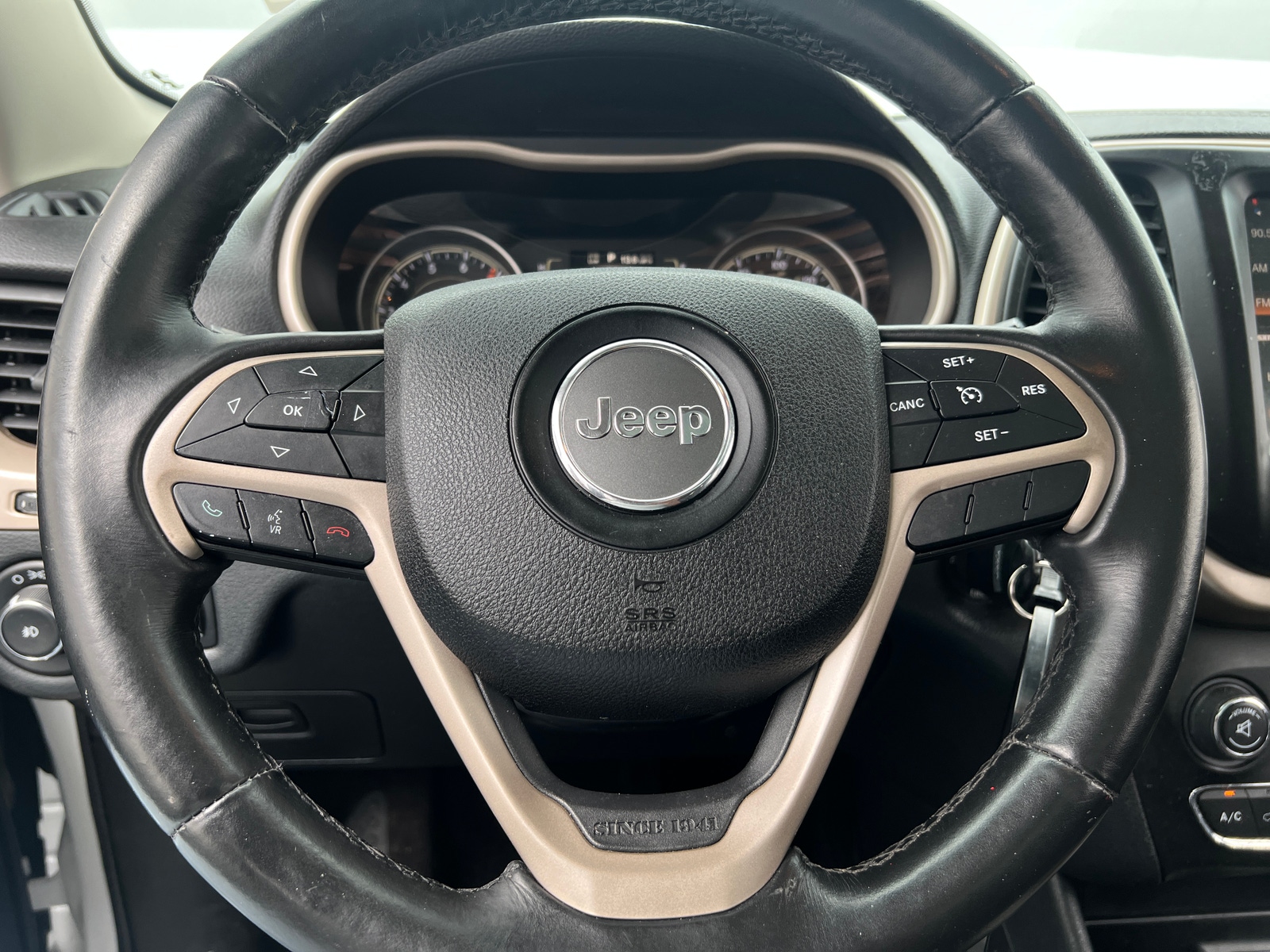 Thumbnail: 2016 Jeep Cherokee - 5