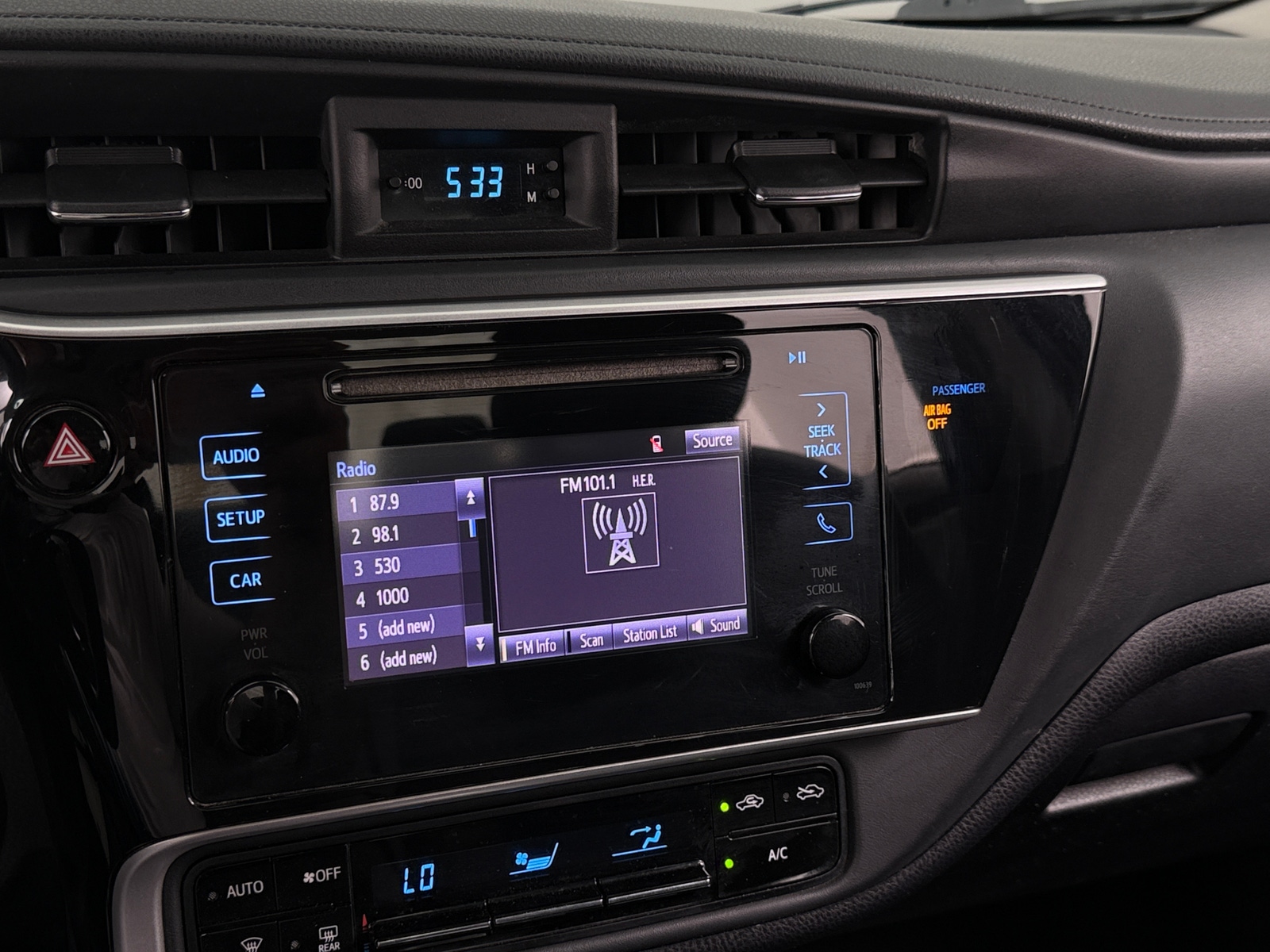 Thumbnail: 2019 Toyota Corolla - 4