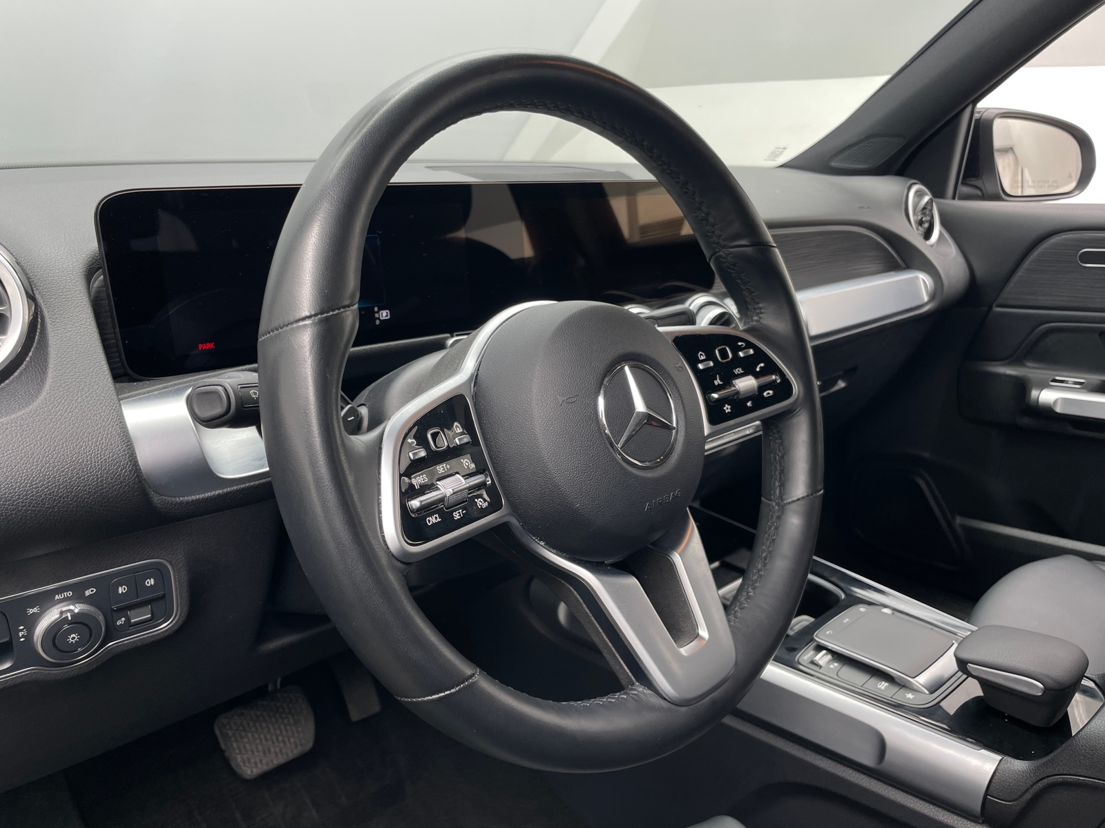 Thumbnail: 2023 Mercedes-Benz GLB - 4