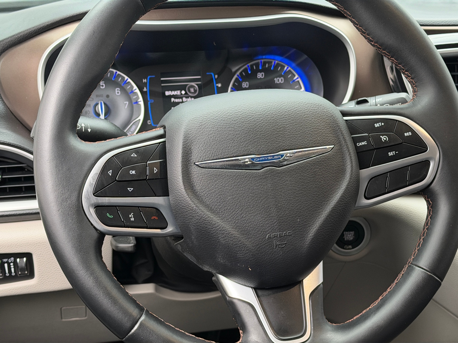 Thumbnail: 2017 Chrysler Pacifica - 4