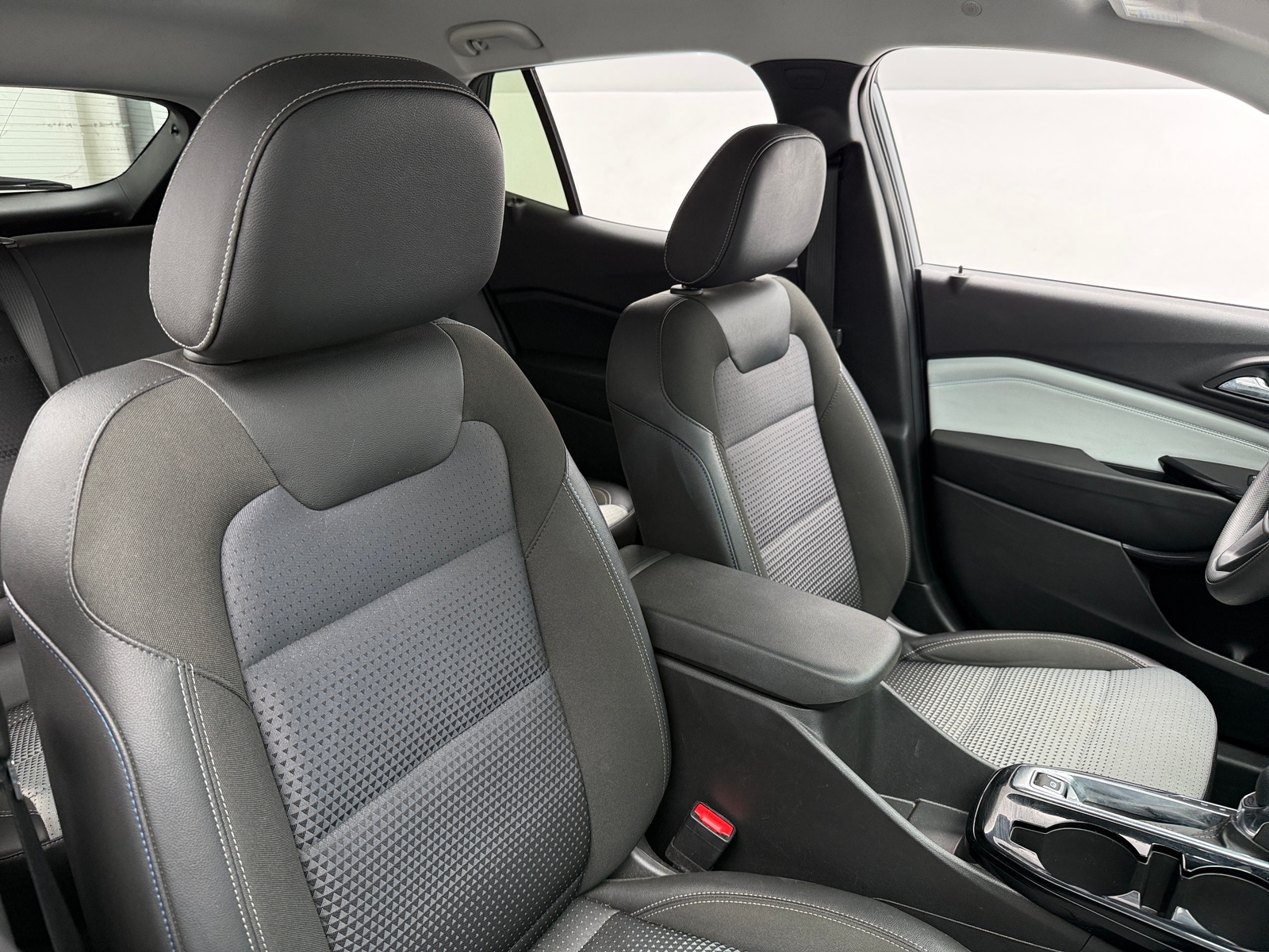 Thumbnail: 2025 Chevrolet Trax - 2