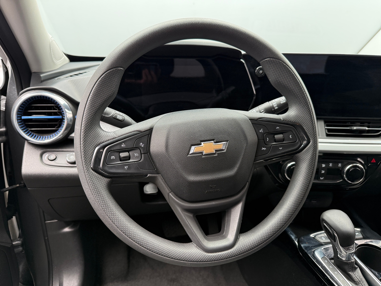 Thumbnail: 2025 Chevrolet Trax - 5