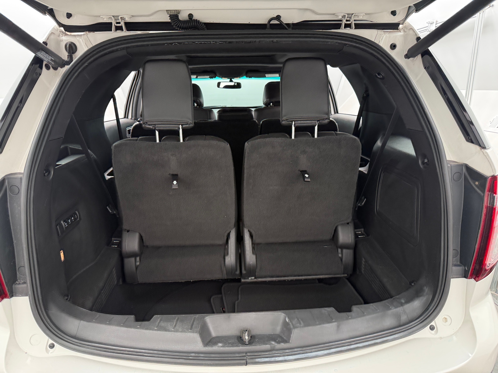 Thumbnail: 2015 Ford Explorer - 6
