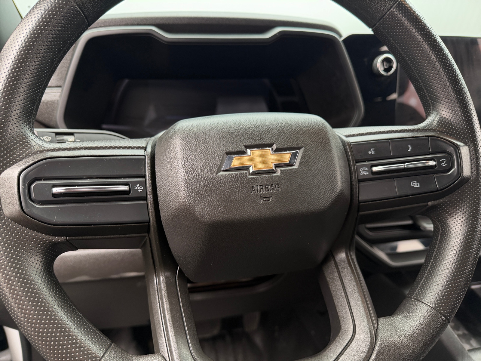 Thumbnail: 2023 Chevrolet Colorado - 5