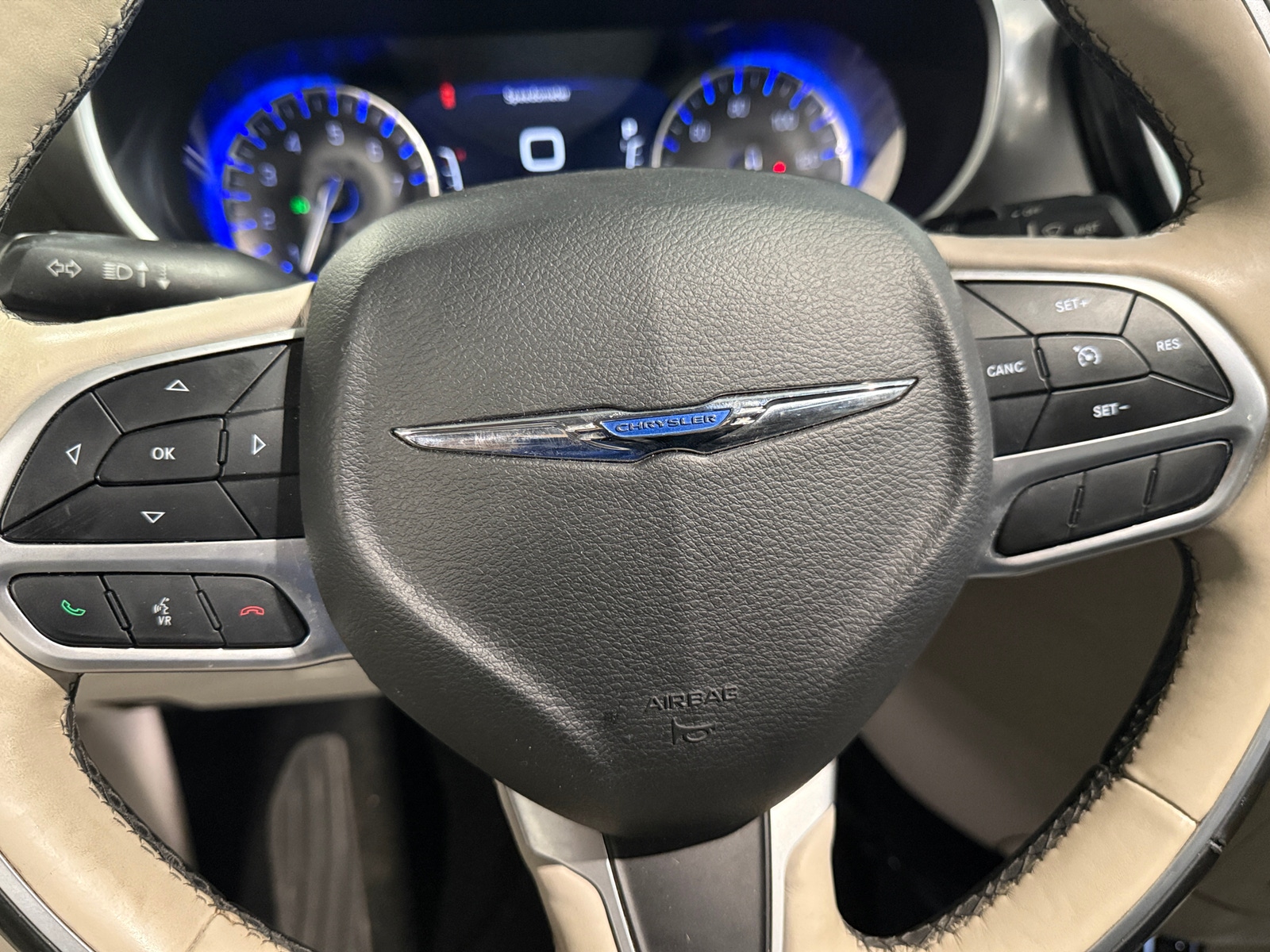 Thumbnail: 2018 Chrysler Pacifica - 4