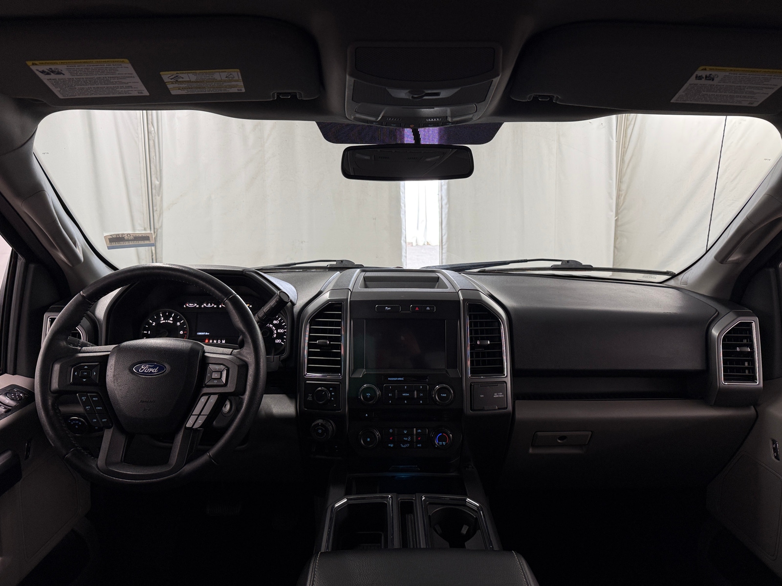 Thumbnail: 2018 Ford Econoline - 3