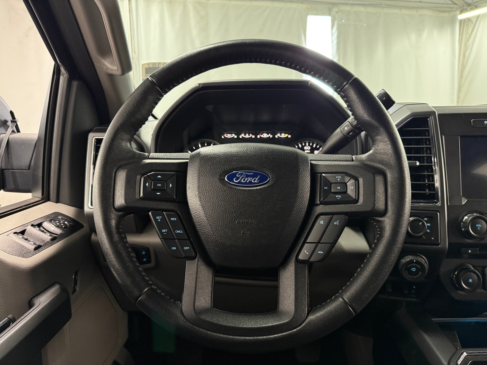 Thumbnail: 2018 Ford Econoline - 5