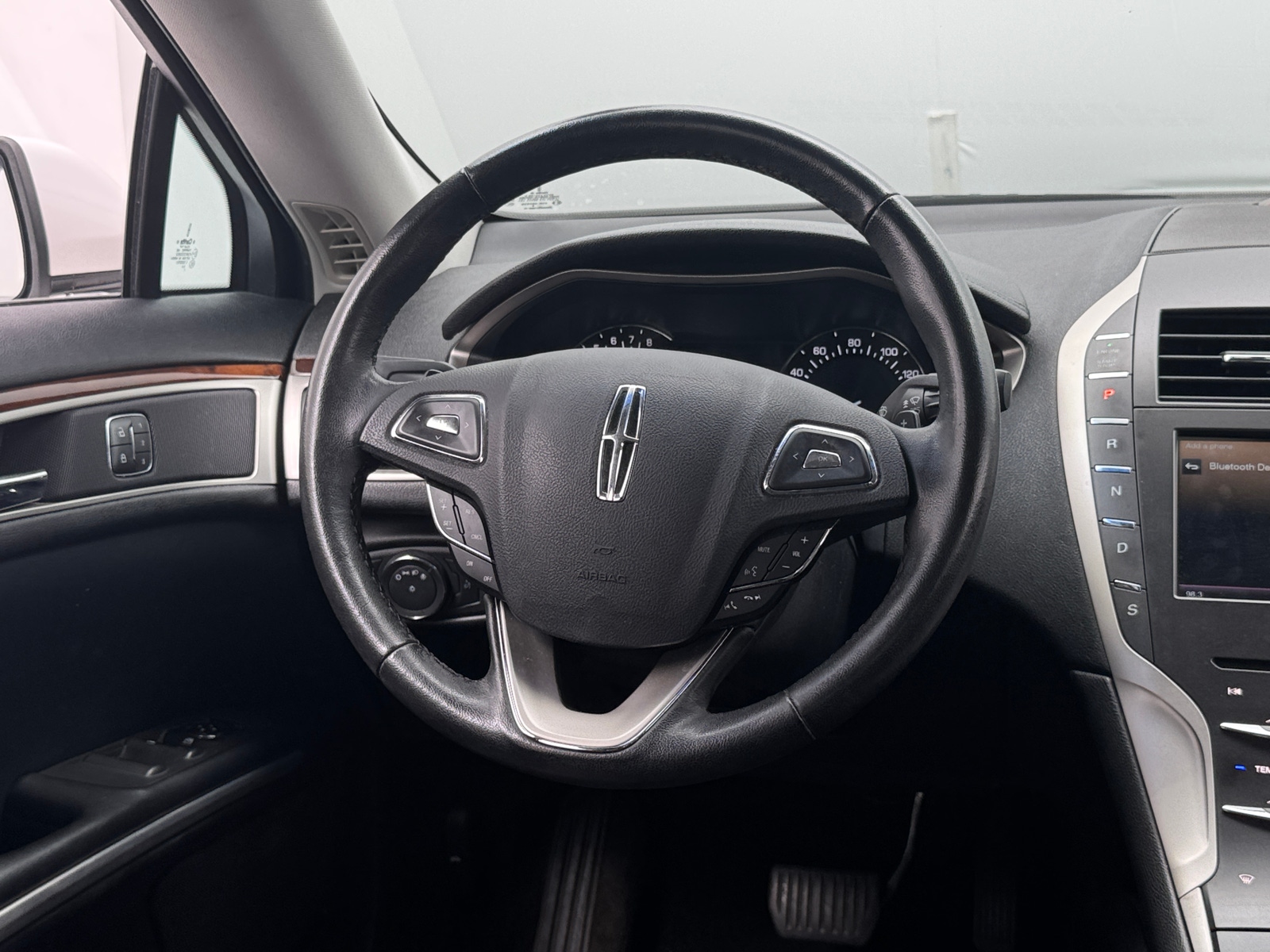 Thumbnail: 2016 Lincoln MKZ - 4