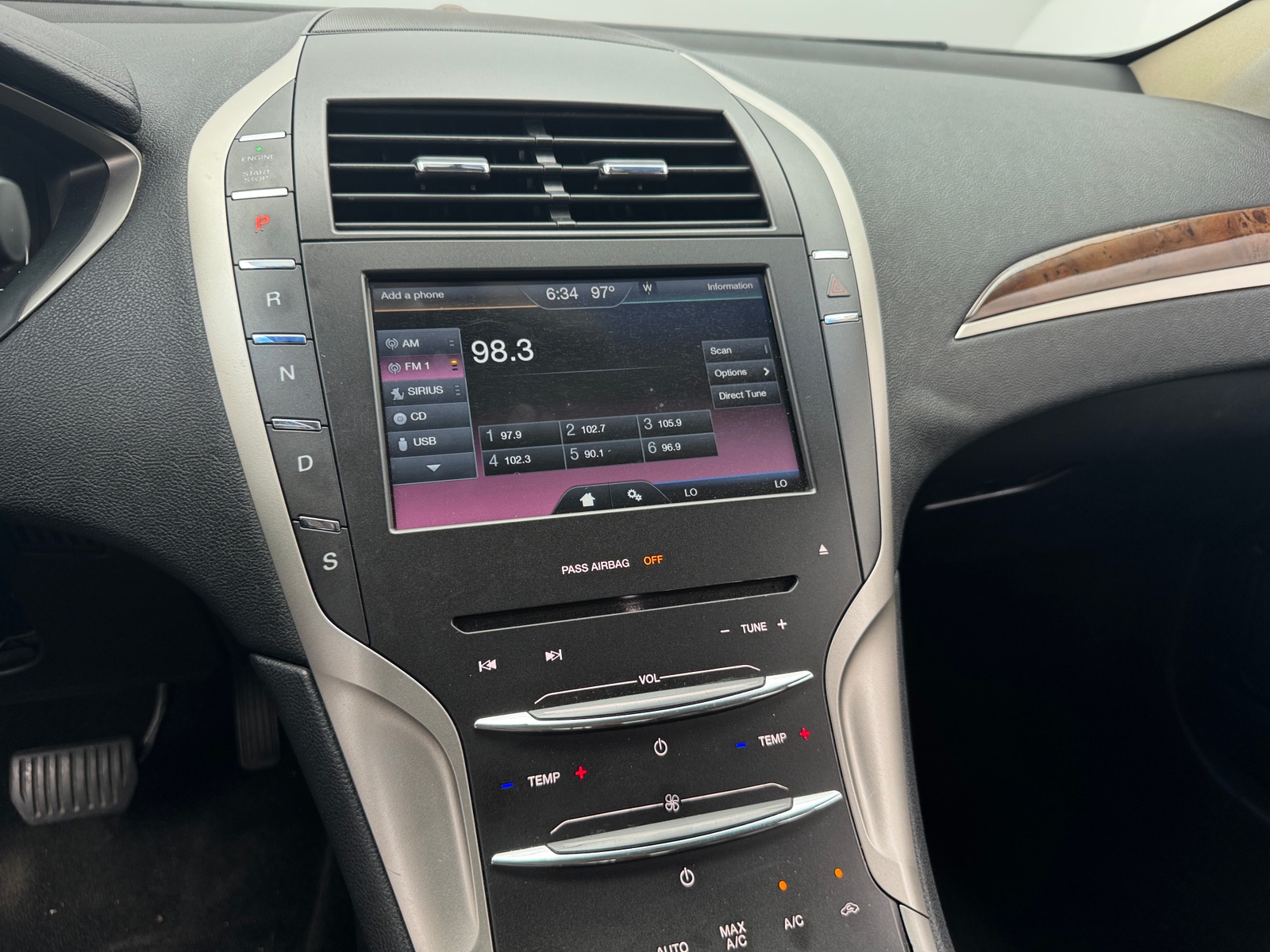 Thumbnail: 2016 Lincoln MKZ - 3