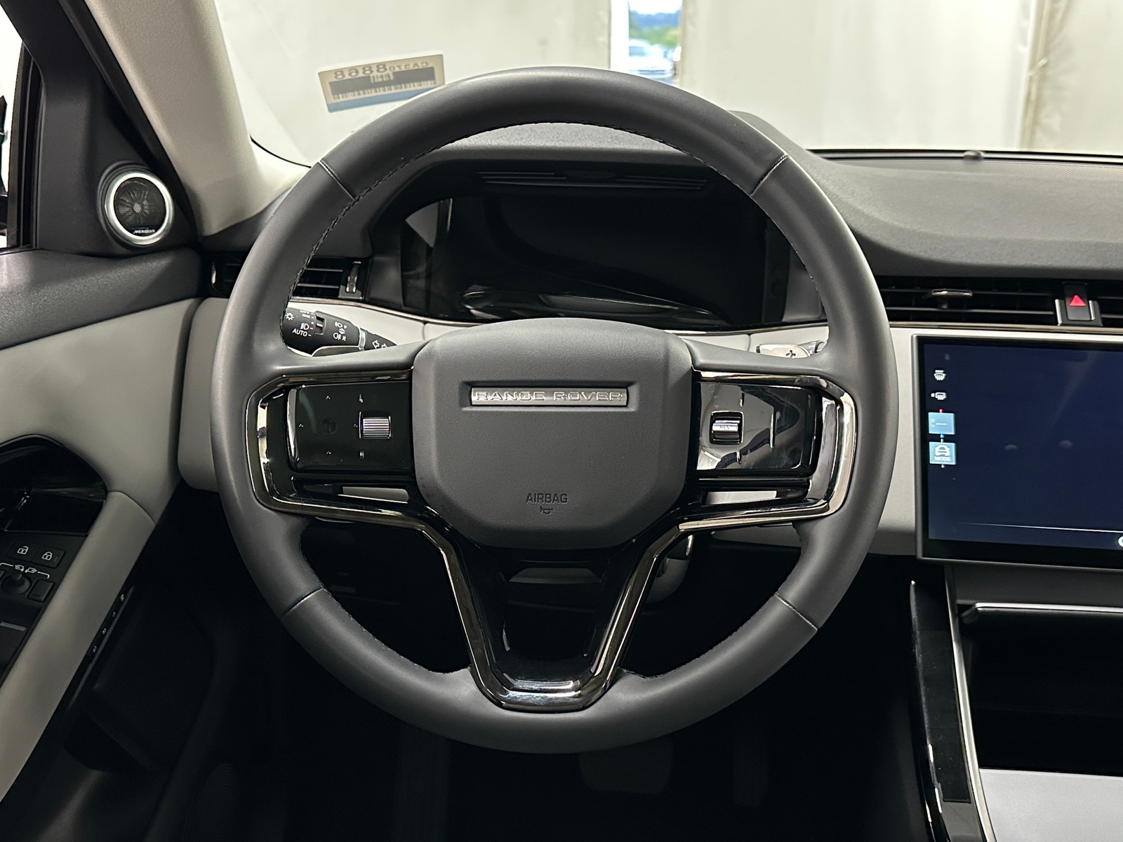Thumbnail: 2024 Land Rover Range Rover Evoque - 4