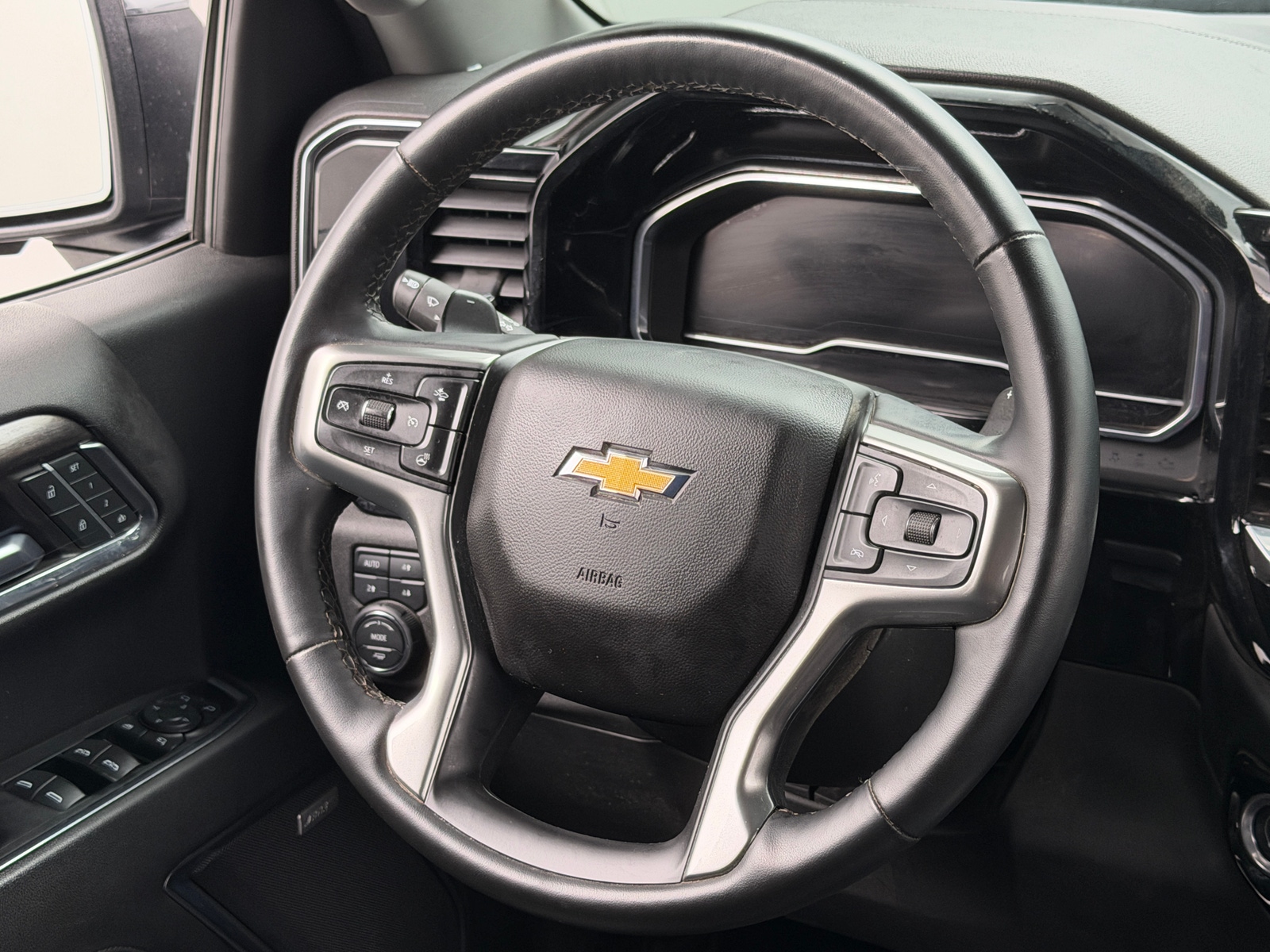 Thumbnail: 2024 Chevrolet Silverado 1500 - 4
