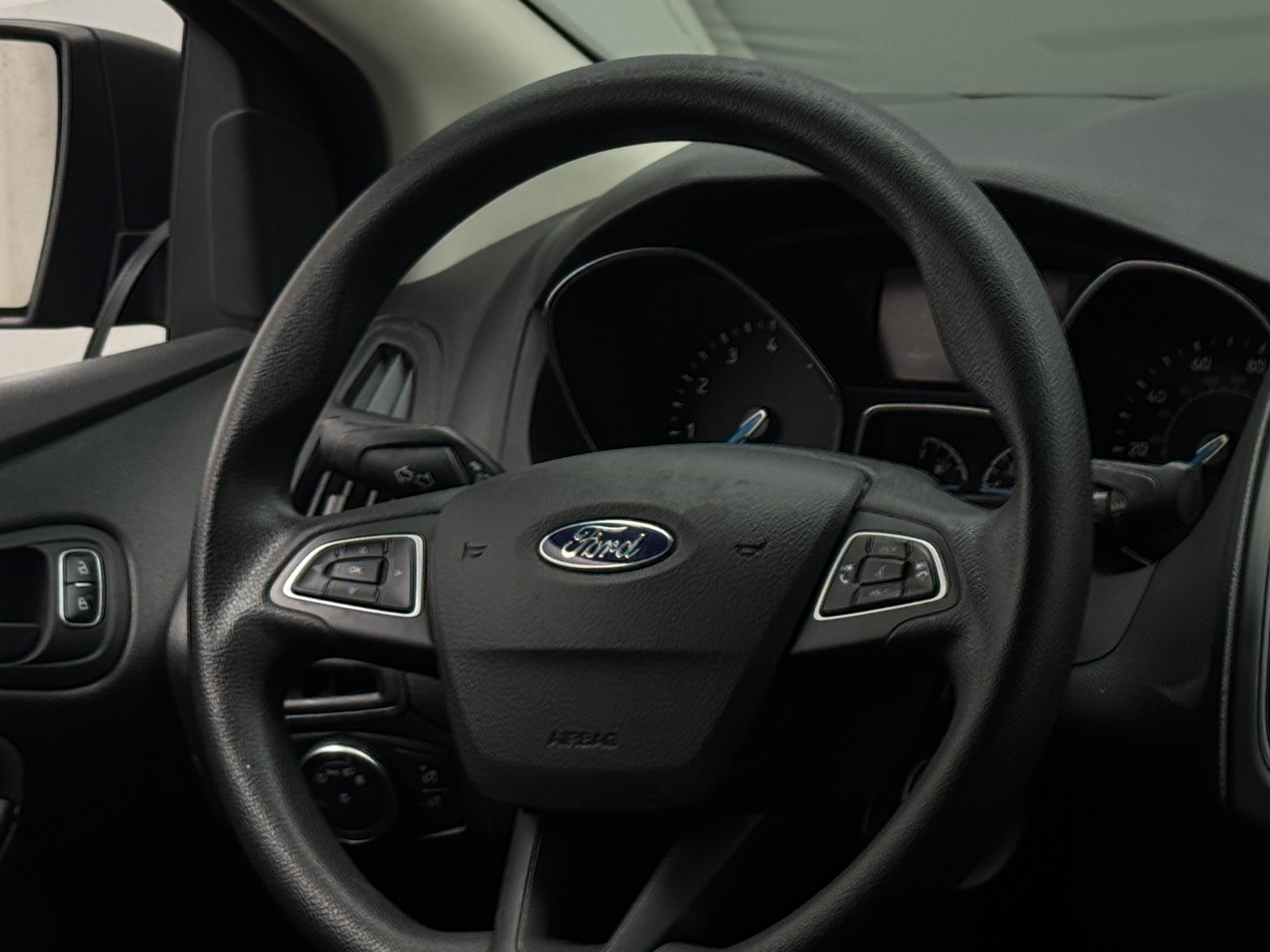 Thumbnail: 2017 Ford Focus - 5