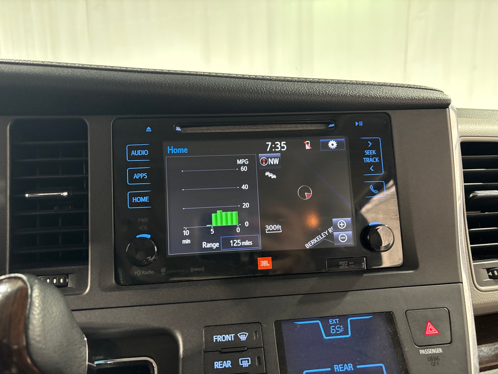 Thumbnail: 2017 Toyota Sienna - 3