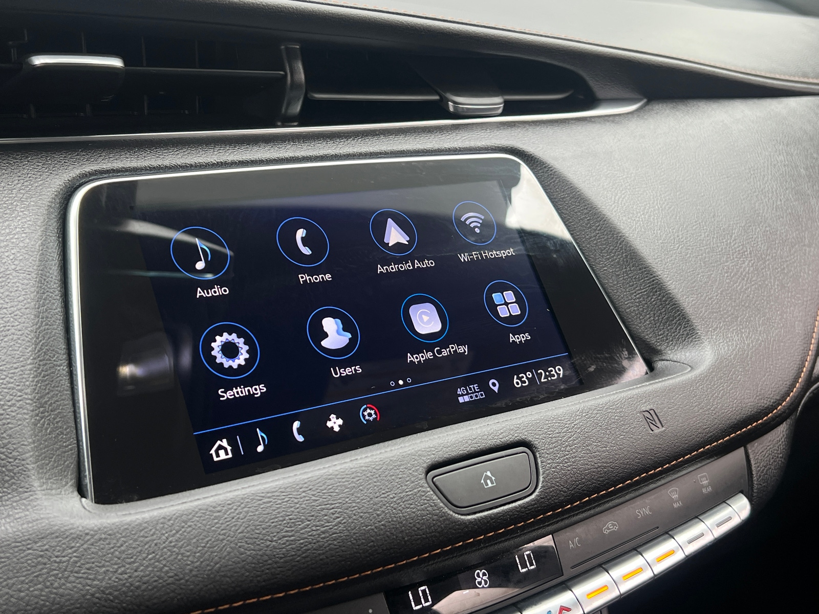Thumbnail: 2019 Cadillac XT4 - 3