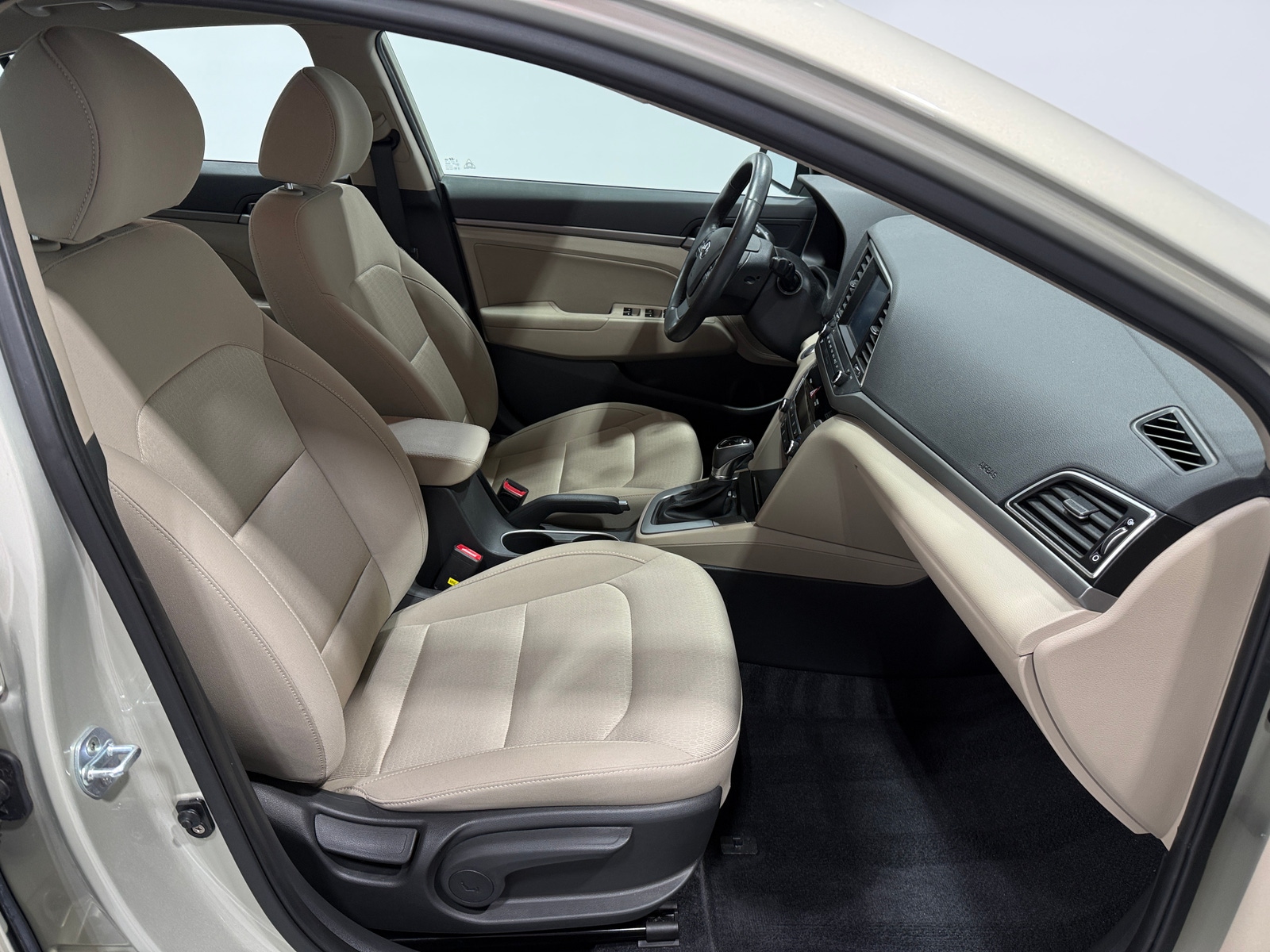 Thumbnail: 2017 Hyundai Elantra - 2