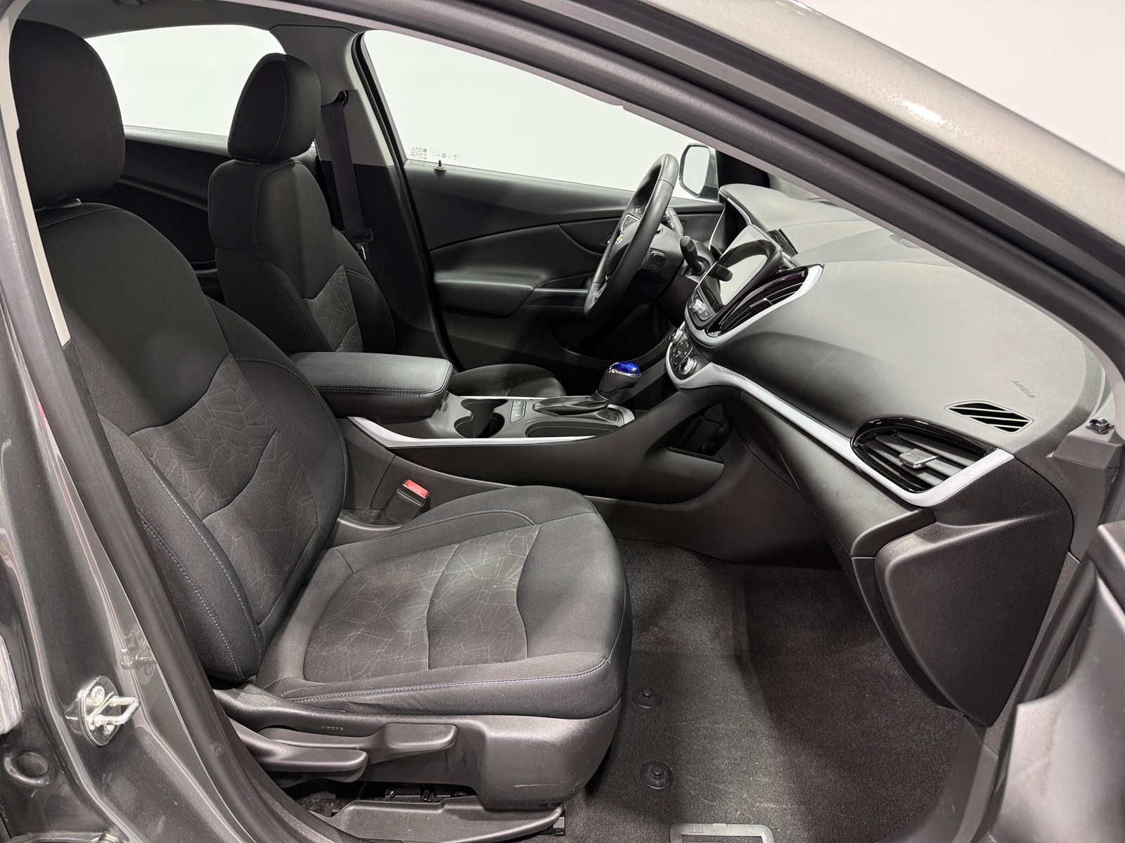 Thumbnail: 2017 Chevrolet Volt - 2