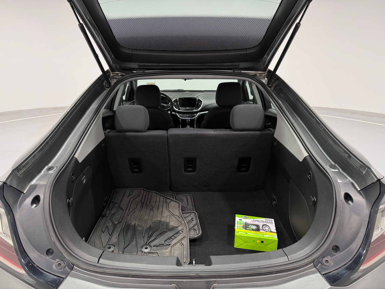 Thumbnail: 2017 Chevrolet Volt - 7