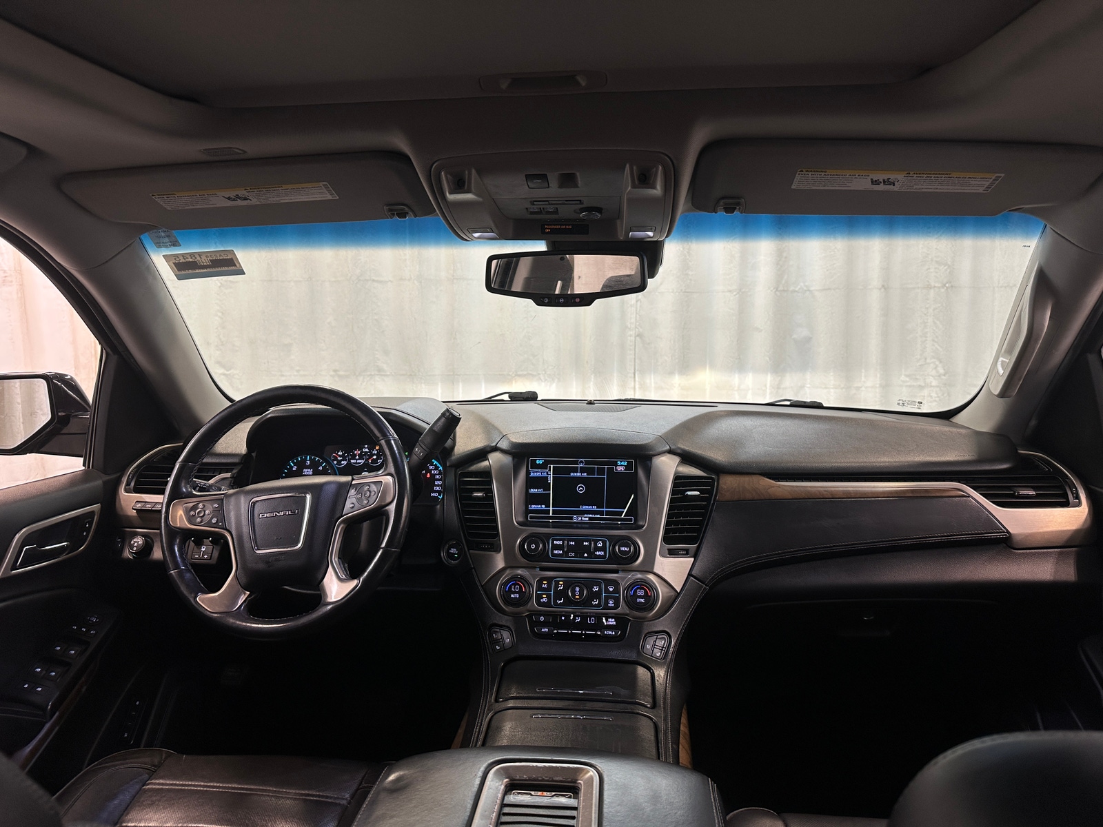 Thumbnail: 2019 GMC Yukon - 3