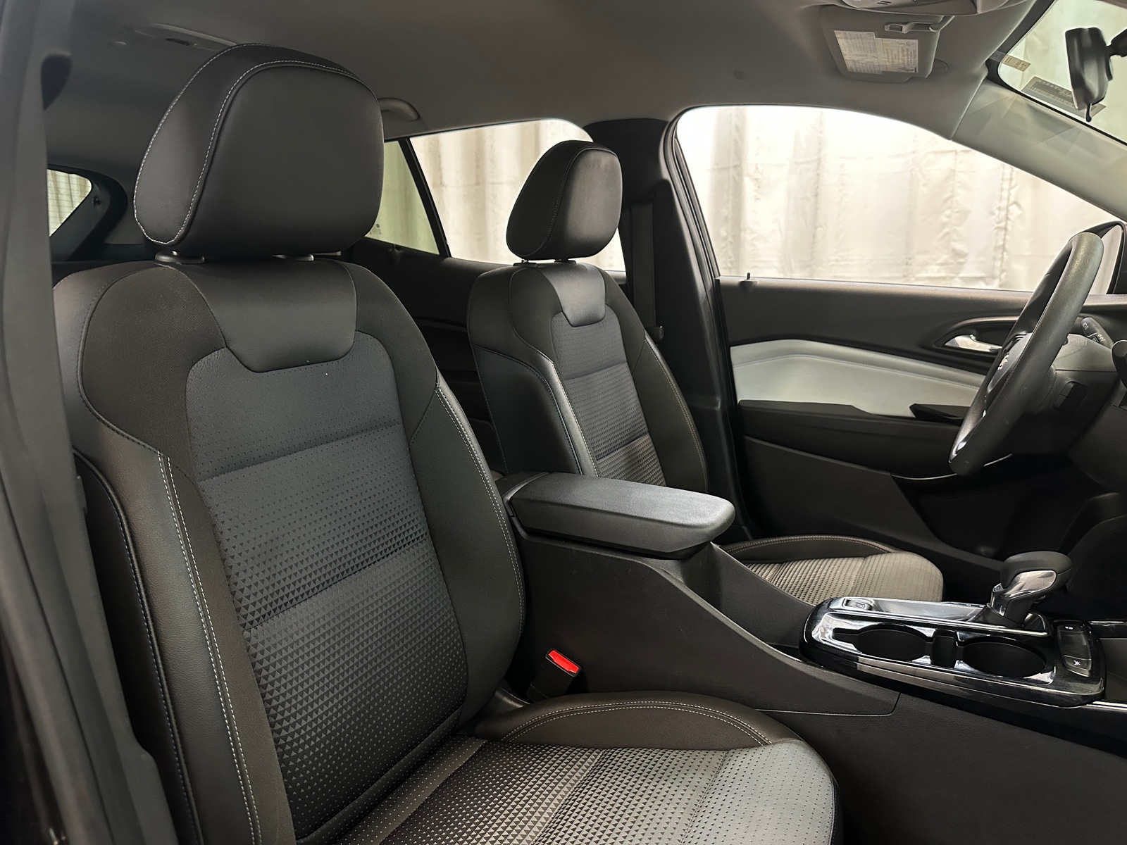 Thumbnail: 2025 Chevrolet Trax - 2