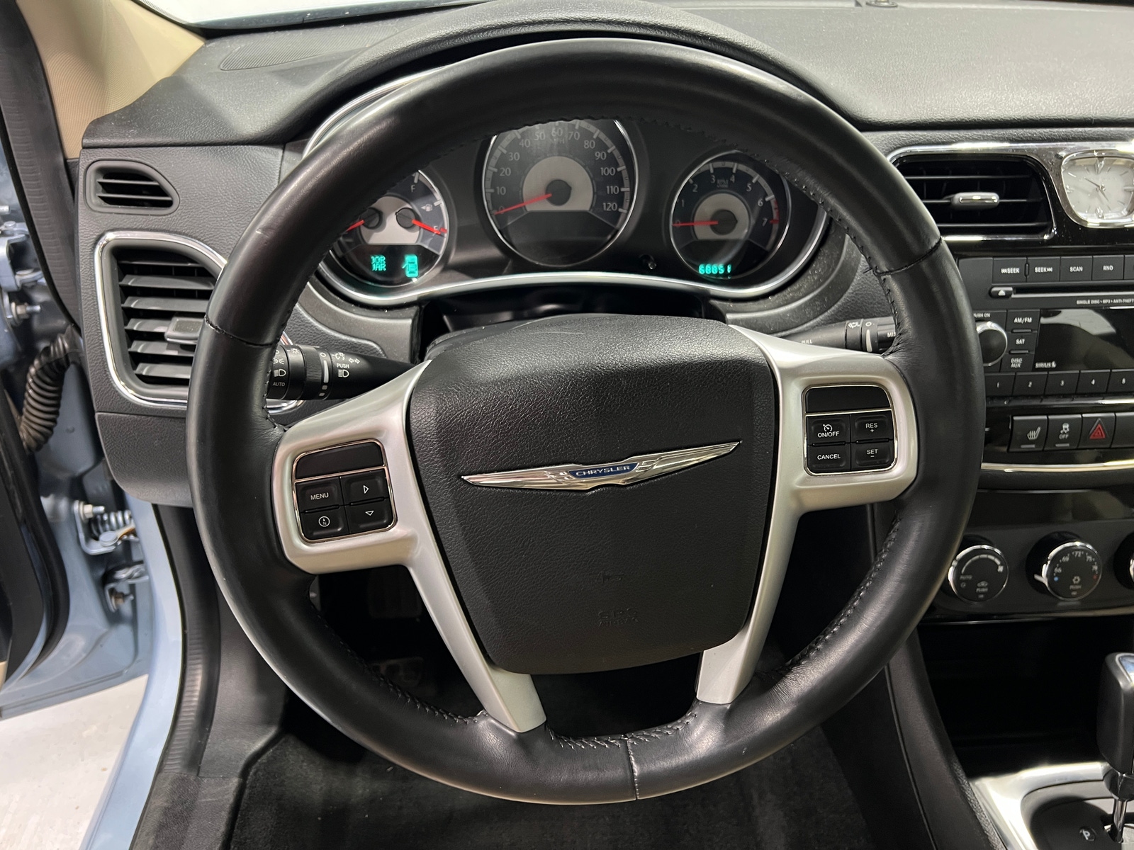 Thumbnail: 2013 Chrysler 200 - 4