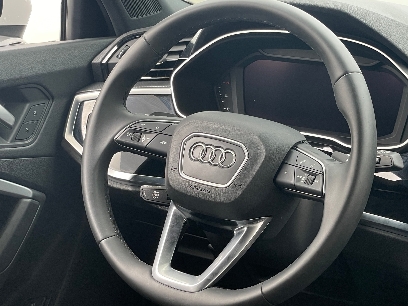 Thumbnail: 2024 Audi Q3 - 4