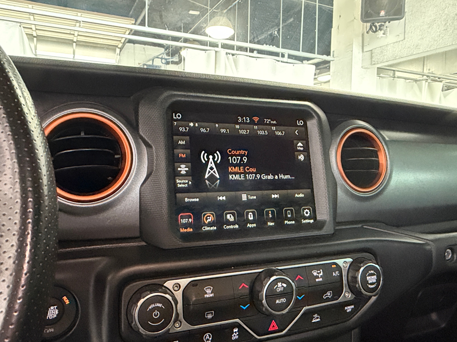 Thumbnail: 2022 Jeep Gladiator - 4