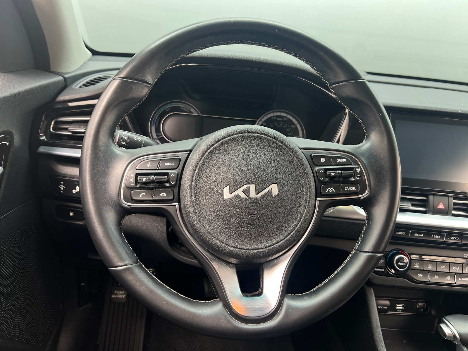 Thumbnail: 2022 Kia Niro - 5