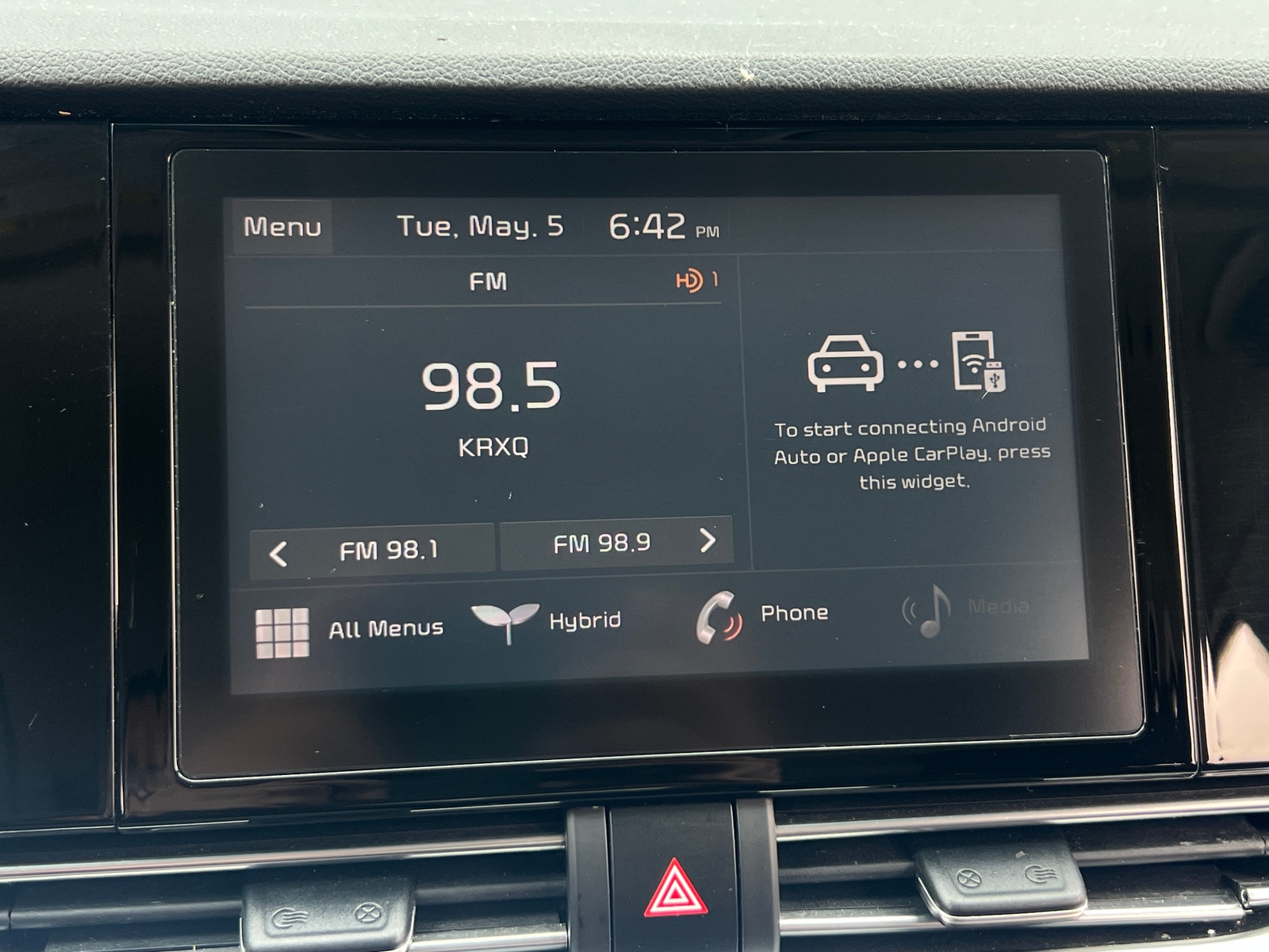 Thumbnail: 2022 Kia Niro - 4
