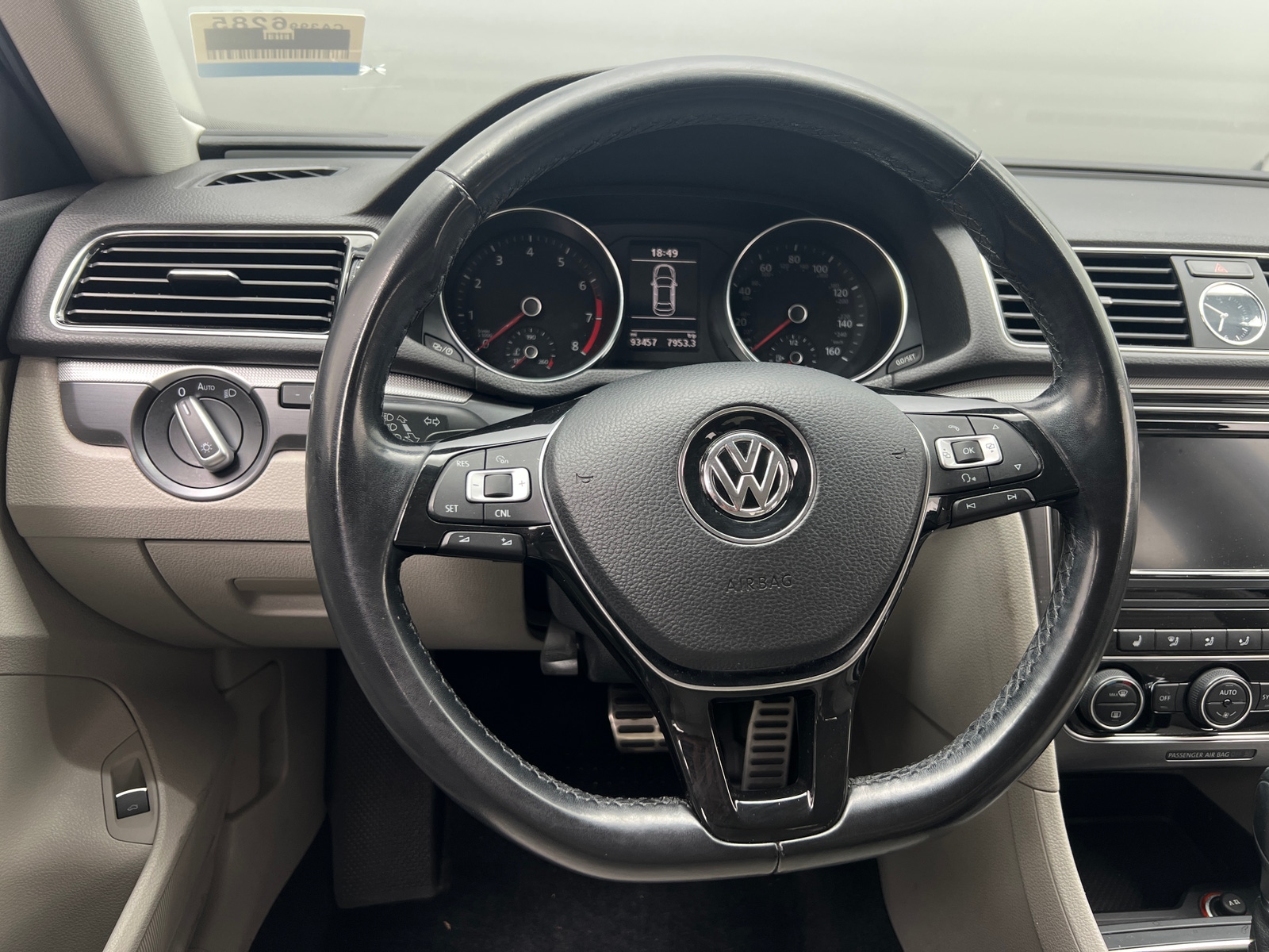 Thumbnail: 2017 Volkswagen Passat - 4