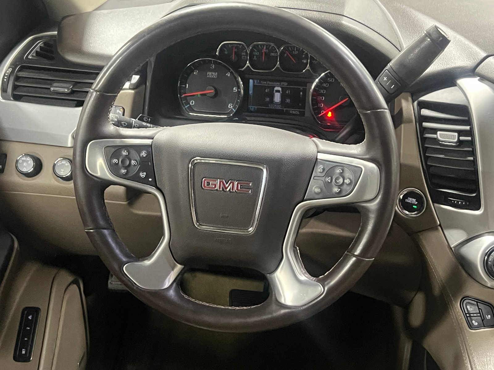 Thumbnail: 2018 GMC Yukon XL - 4