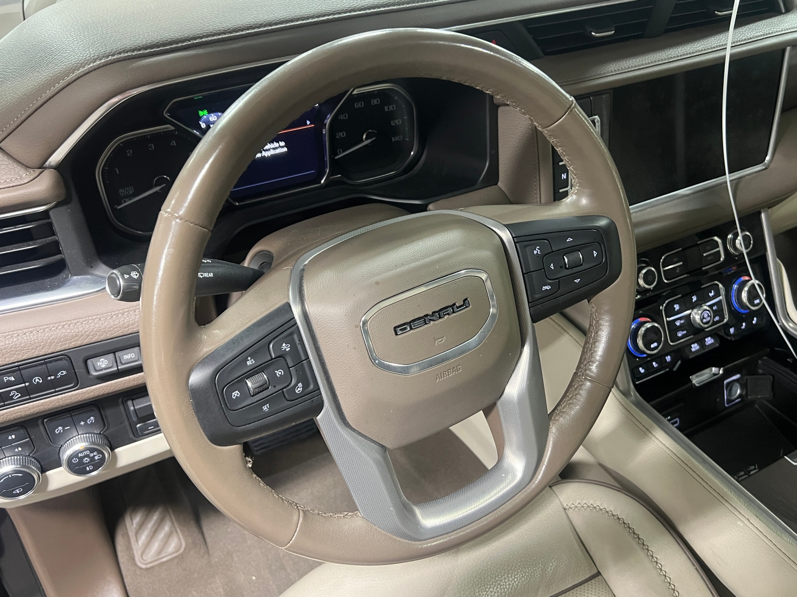 Thumbnail: 2021 GMC Yukon XL - 4