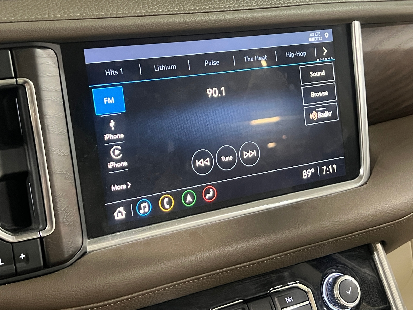 Thumbnail: 2021 GMC Yukon XL - 3