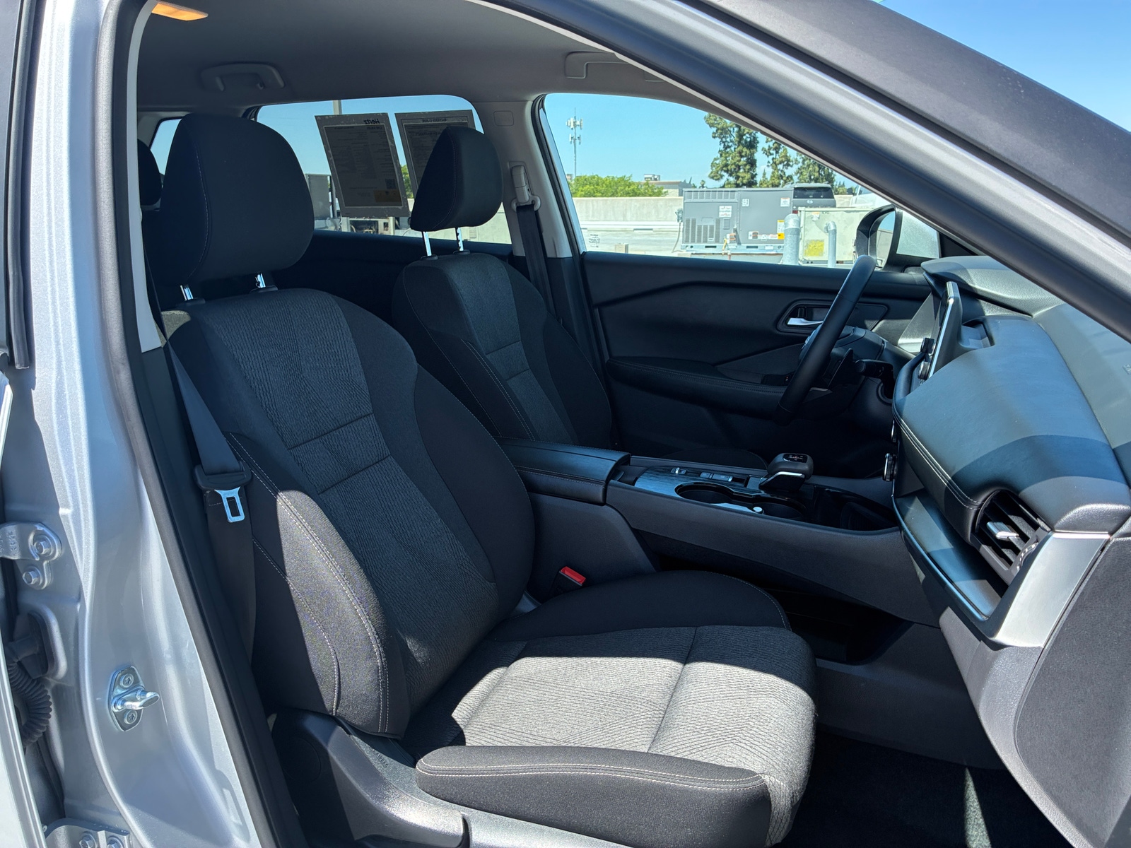 Thumbnail: 2025 Nissan Rogue - 2
