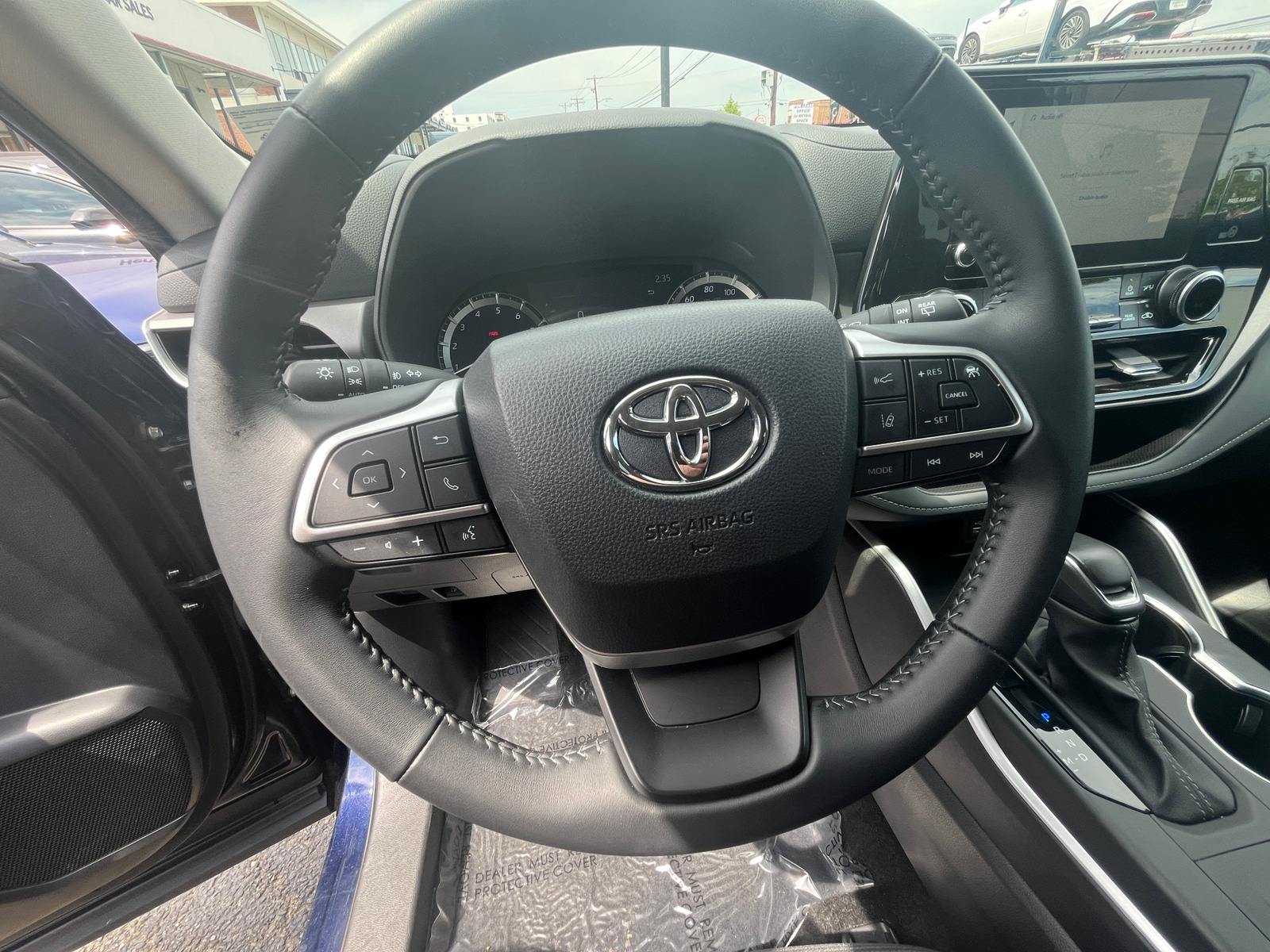 Thumbnail: 2025 Toyota Highlander - 5