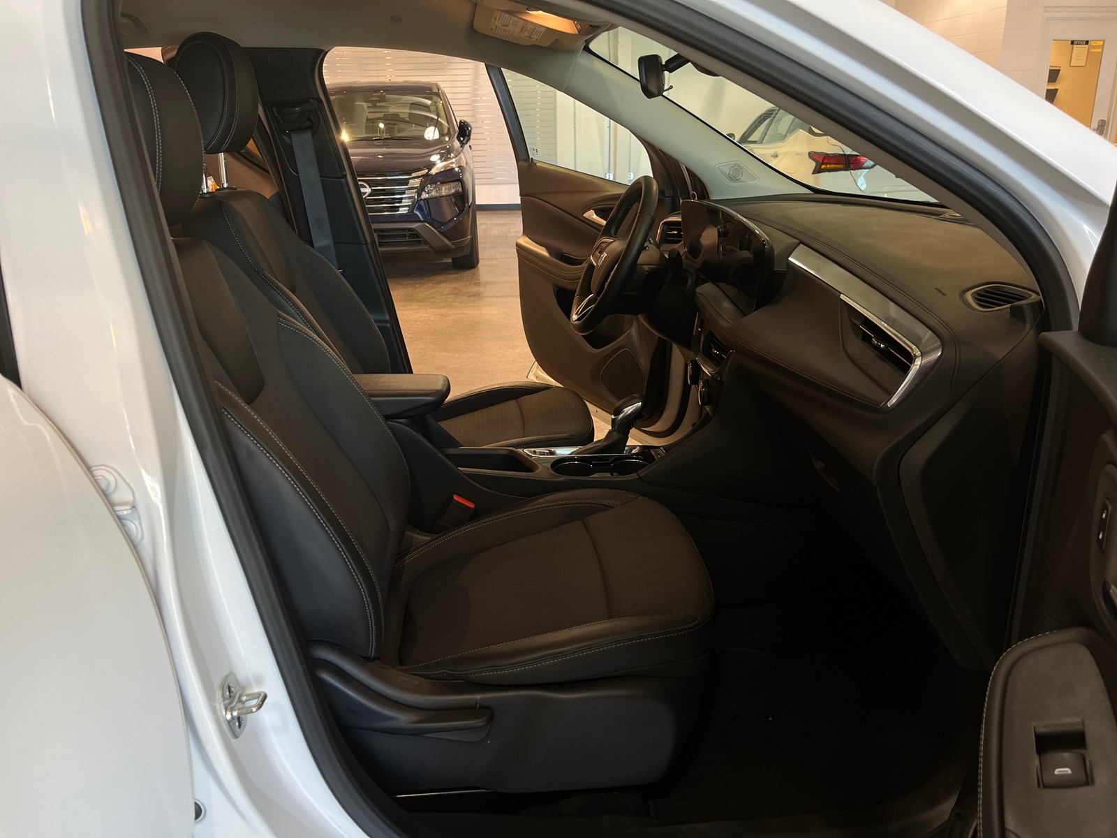 Thumbnail: 2025 Buick Encore GX - 2