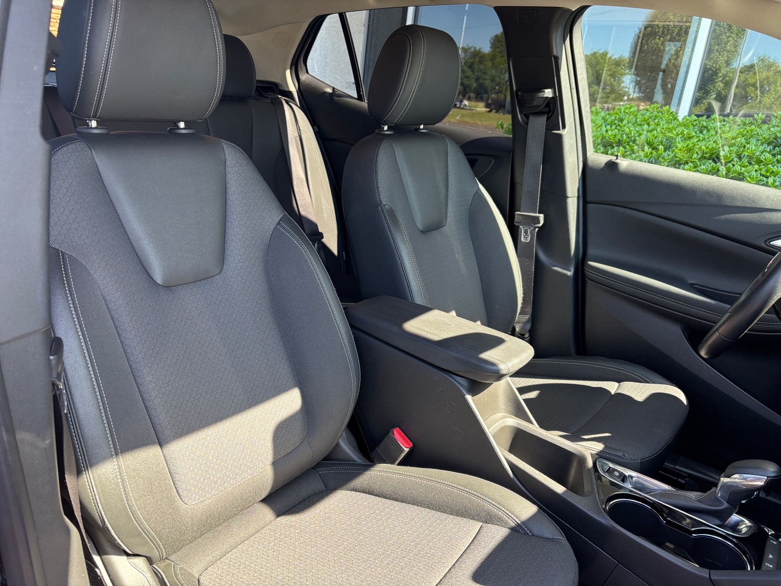 Thumbnail: 2025 Buick Encore GX - 2