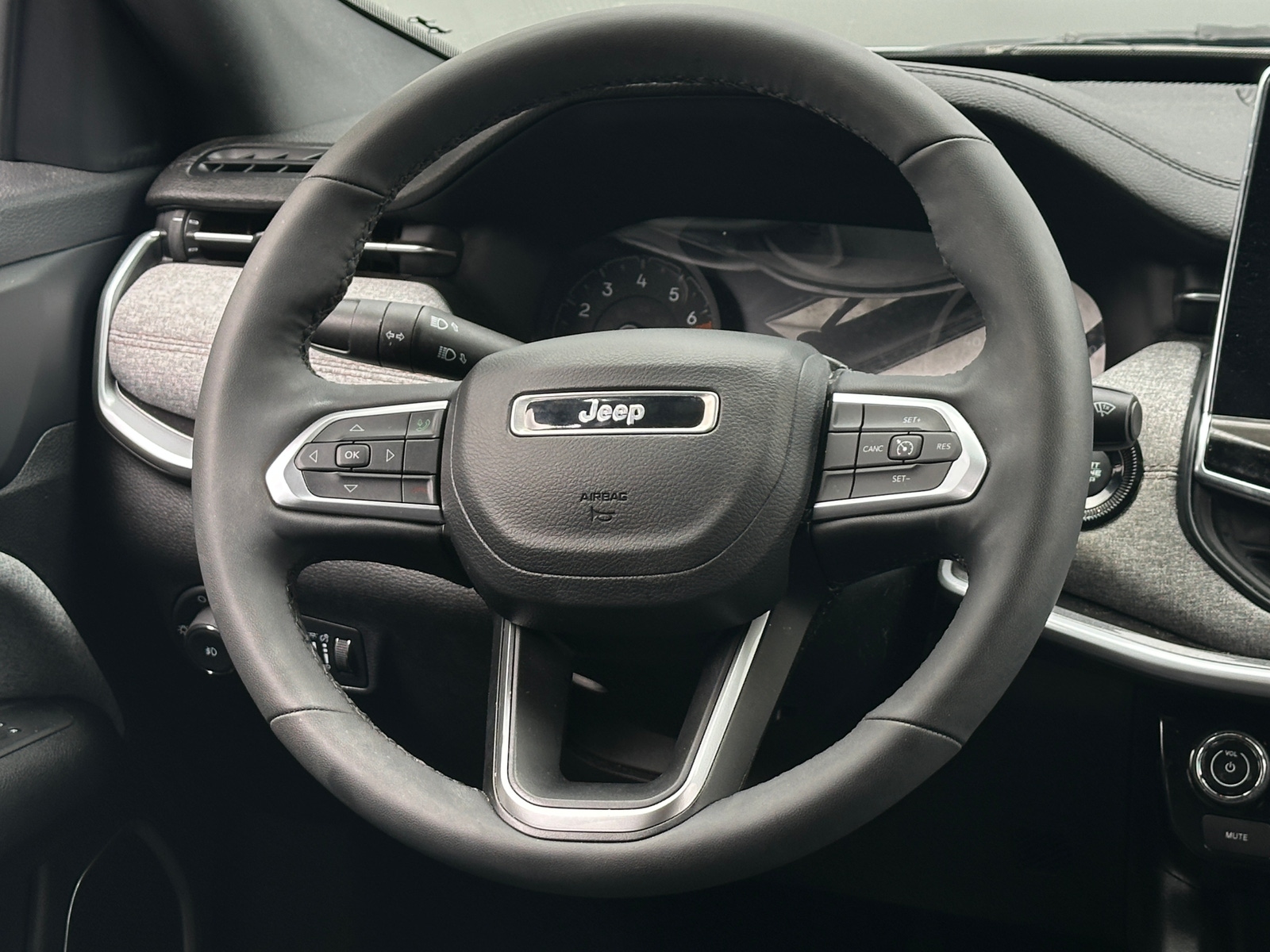 Thumbnail: 2023 Jeep Compass - 4
