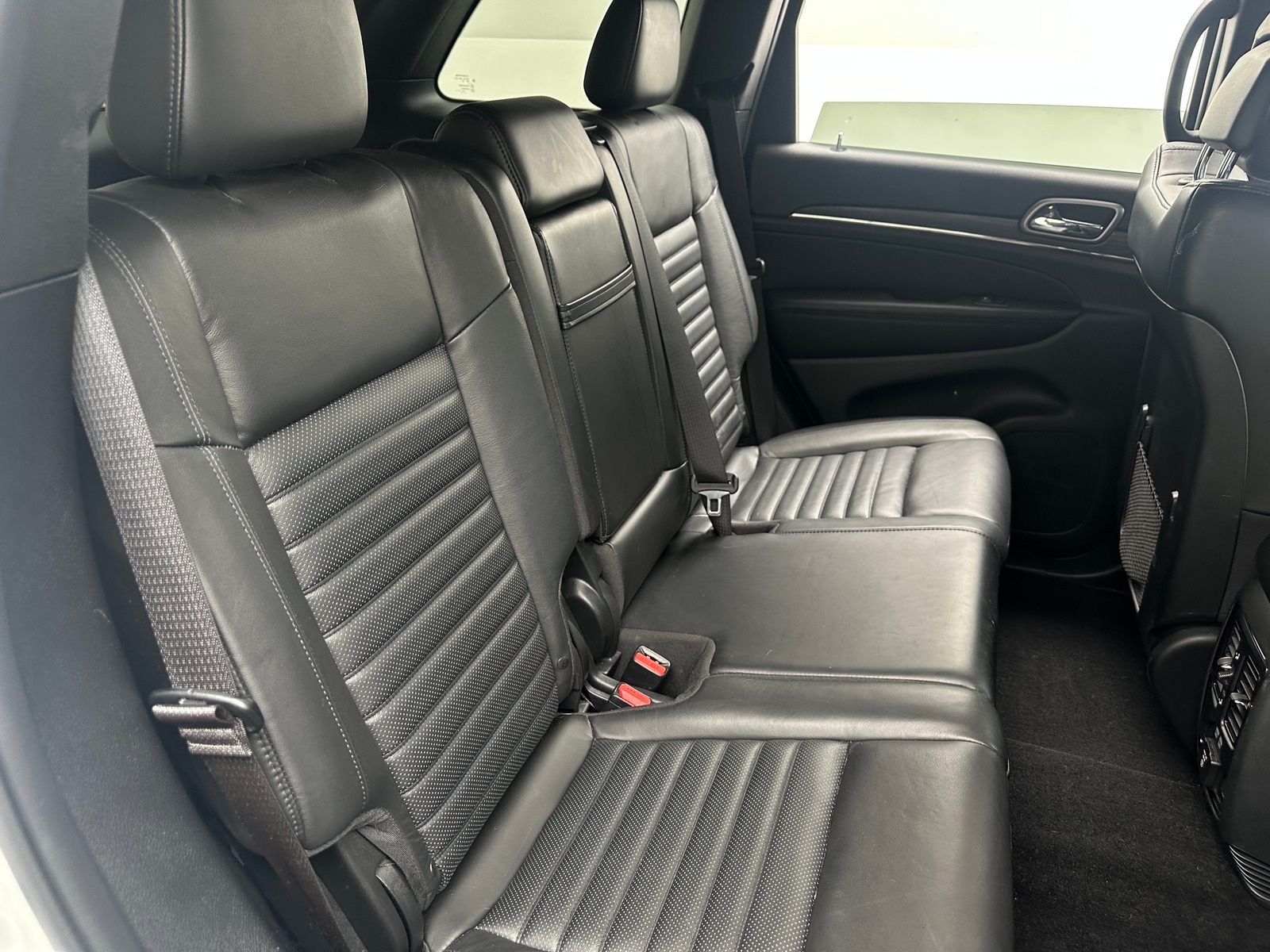Thumbnail: 2020 Jeep Grand Cherokee - 4