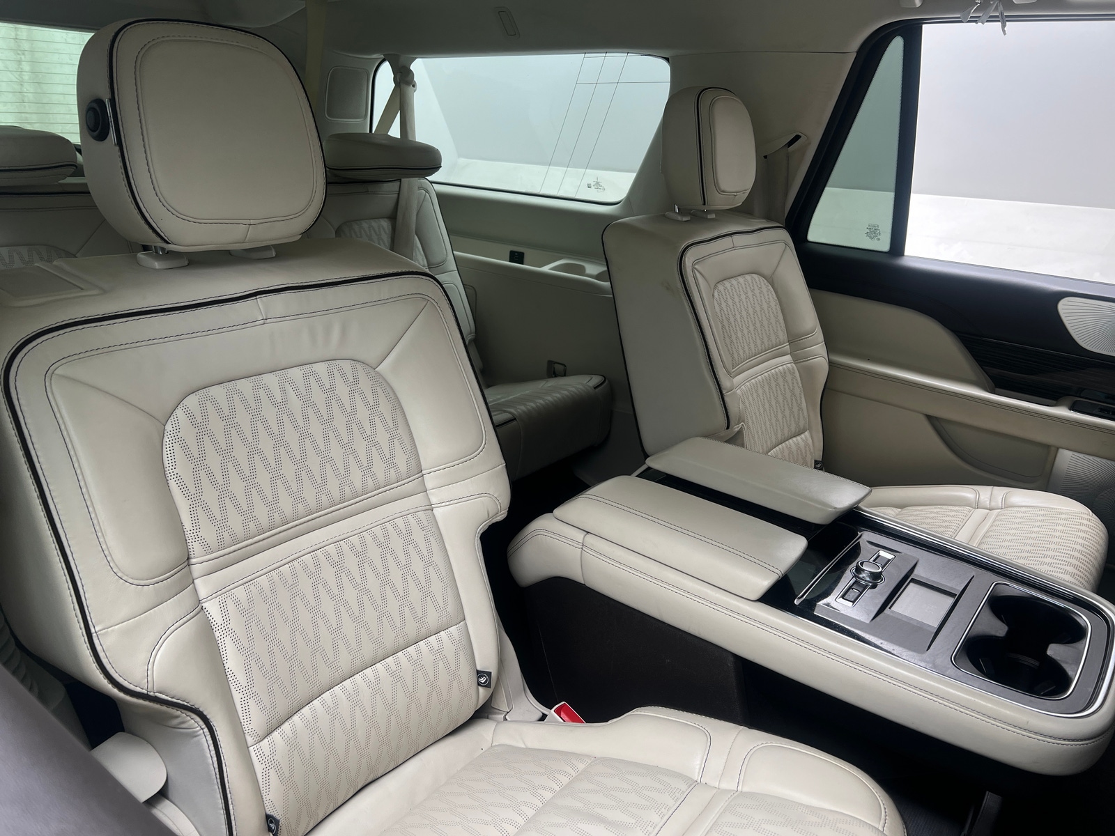 Thumbnail: 2018 Lincoln Navigator L - 5