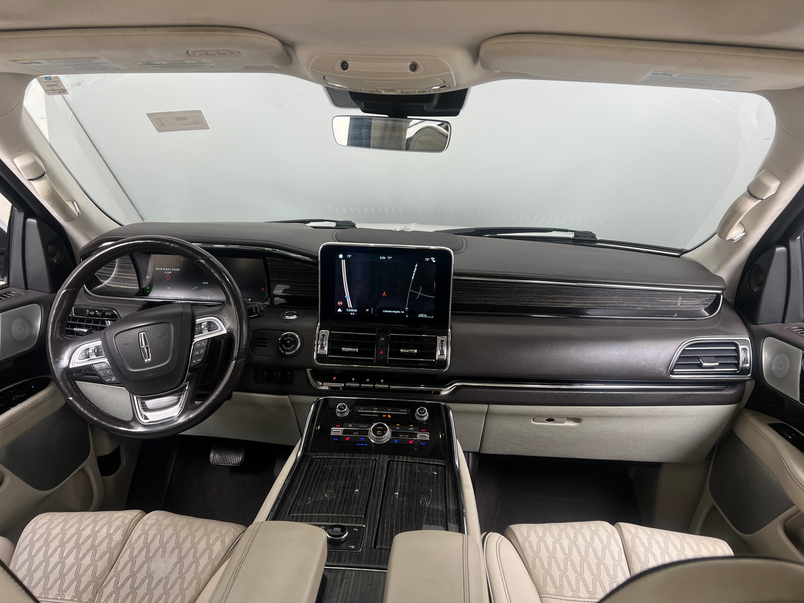 Thumbnail: 2018 Lincoln Navigator L - 2
