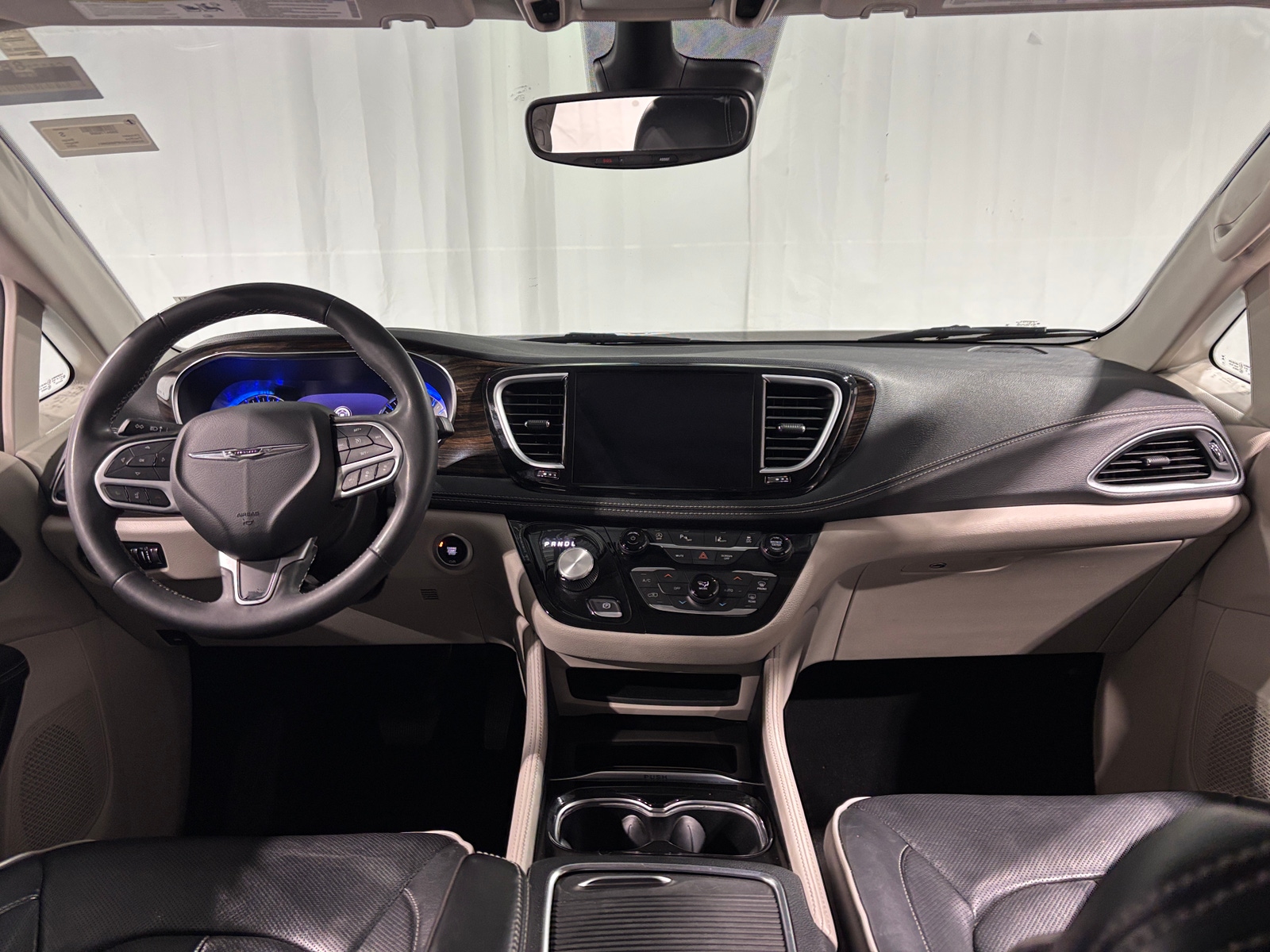 Thumbnail: 2023 Chrysler Pacifica - 2