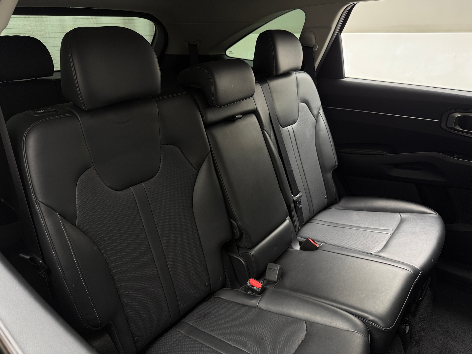 Thumbnail: 2023 Kia Sorento - 5